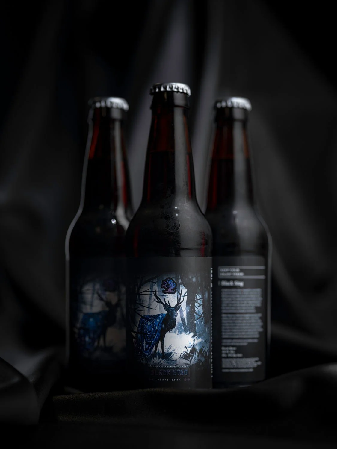 Black Stag is our German Doppelbock, pouring a dark amber color with a crown of coffee-colored foam. 

Using Pilsner, chocolate, and a host of Munich malts, complex notes of sweet dark fruits, schwarzbrot bread, and a hint of caramel-drizzled hot coc