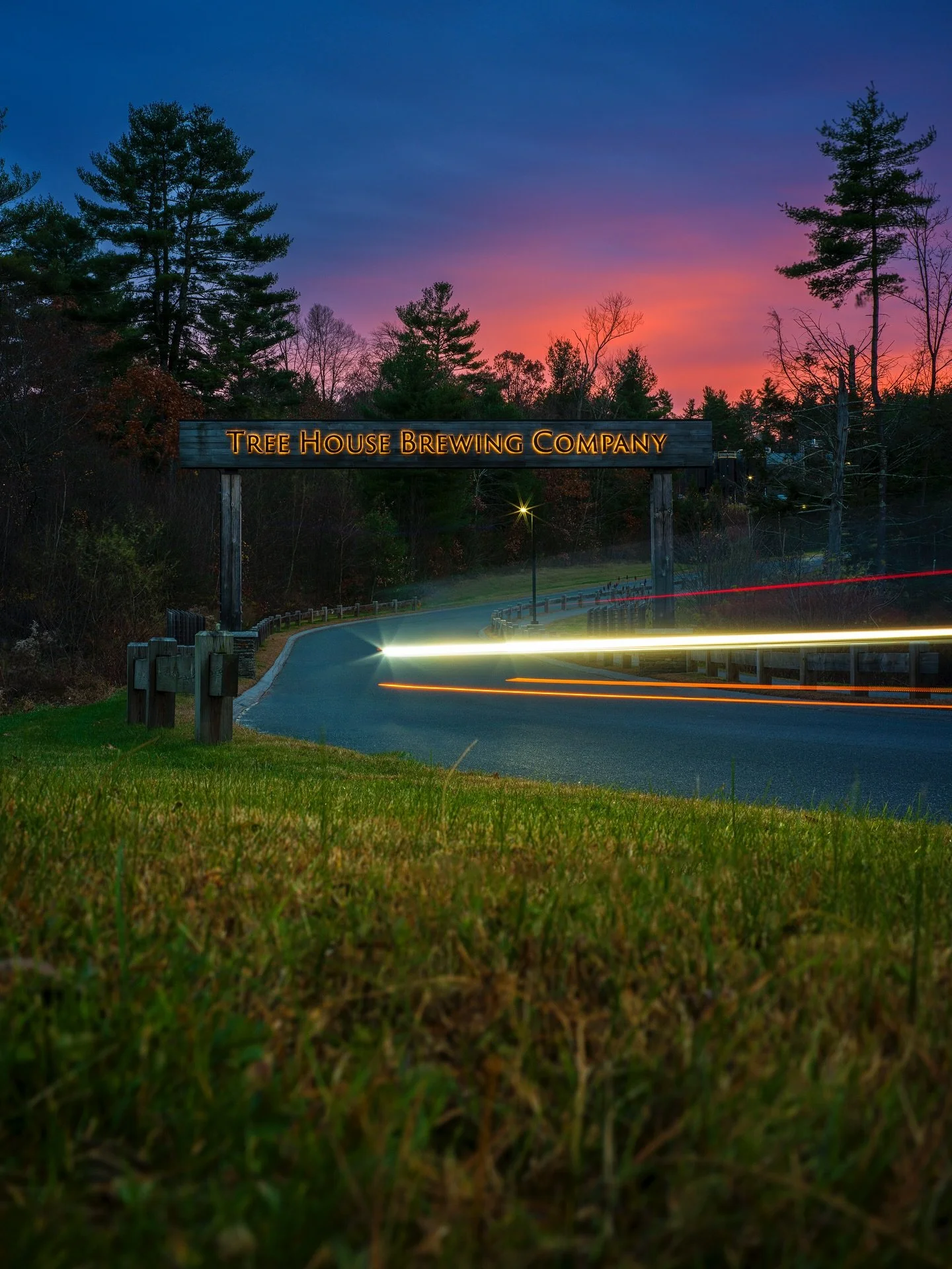 Weeknight hangs. The best.

#signofagoodtime 

@treehousebrewco