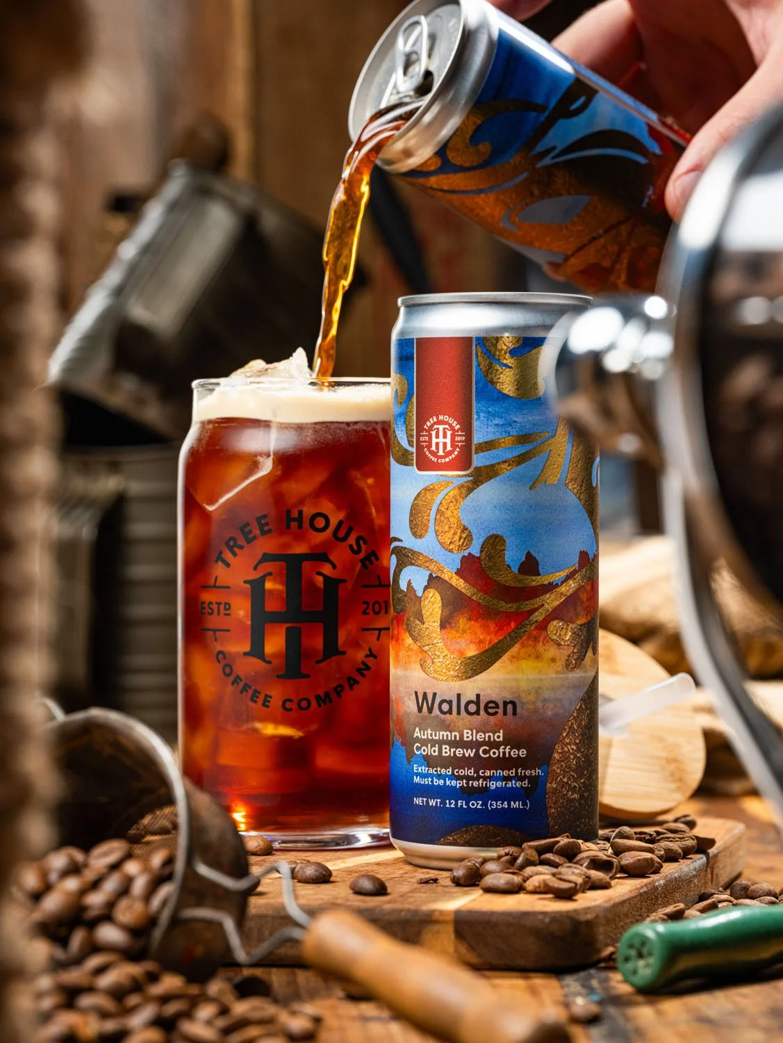 Walden is our autumn Cold Brew utilizing washed coffees from Burundi and Bolivia. It's an incredibly rich blend with notes of cherry compote and caramel fudge. 

We find it's the perfect match for brisk mornings, as there's a subtle note of spice tha