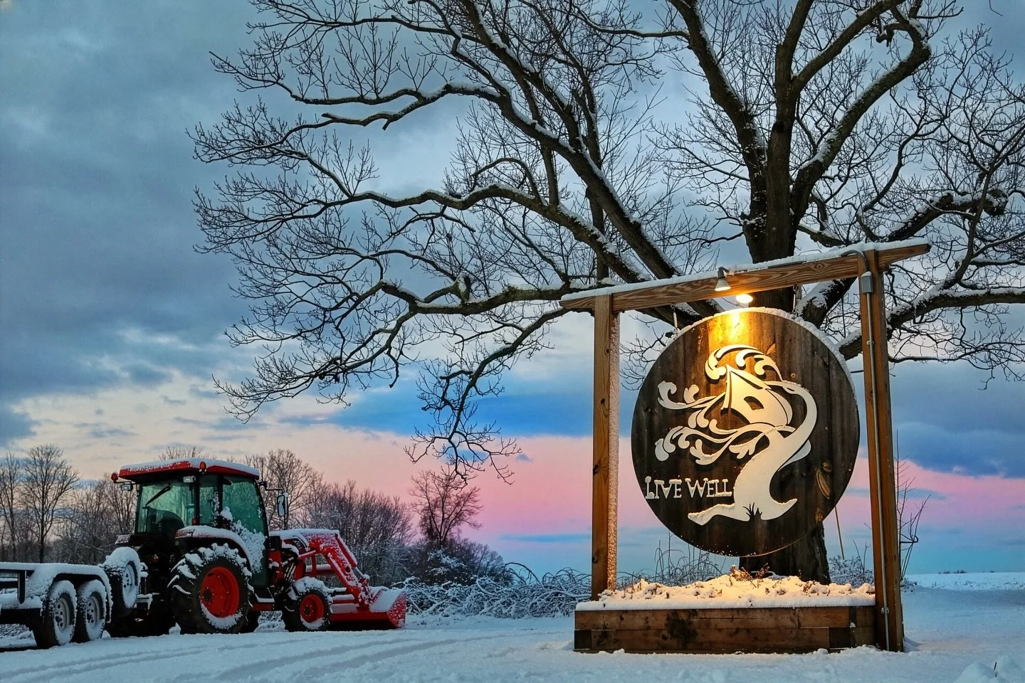 Tree House, December 2016

❄️ 

Some of our favorite memories have been made when there&rsquo;s some seasonal flakes around - let&rsquo;s make some new ones together tomorrow. We&rsquo;re open early (10 AM) and closing late for your holiday shopping 