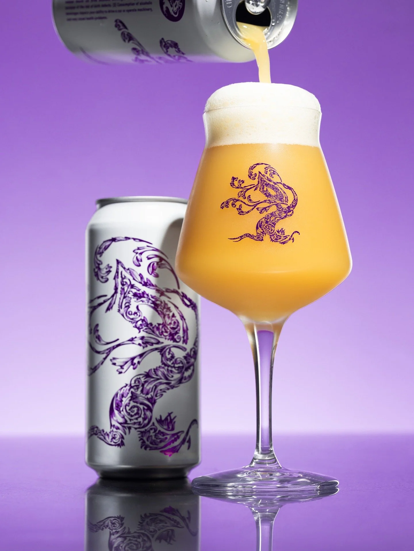 We are Very HHHappyyy to say that Very HHHazyyy is tasting at the top of its game.

#productphotography #productphotodaily #photography #craftbeer #treehousebrewing #beergram #beerstagram #beersandcameras #beerlover #beerbeerbeer #beerme #beergeek #b