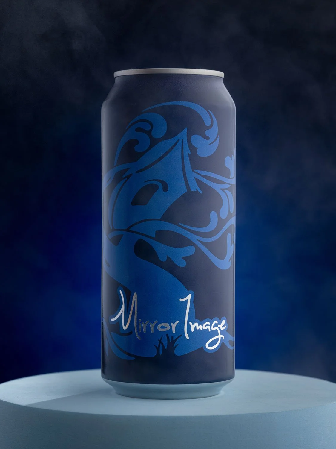 Things are not always what they seem.

Mirror Image is an IPA that confounds even the well-initiated. Incredibly hoppy from judicious doses of blueberry-like Mosaic and peachy Amarillo, its fruity and dank notes are enveloped in sweet peach and guava