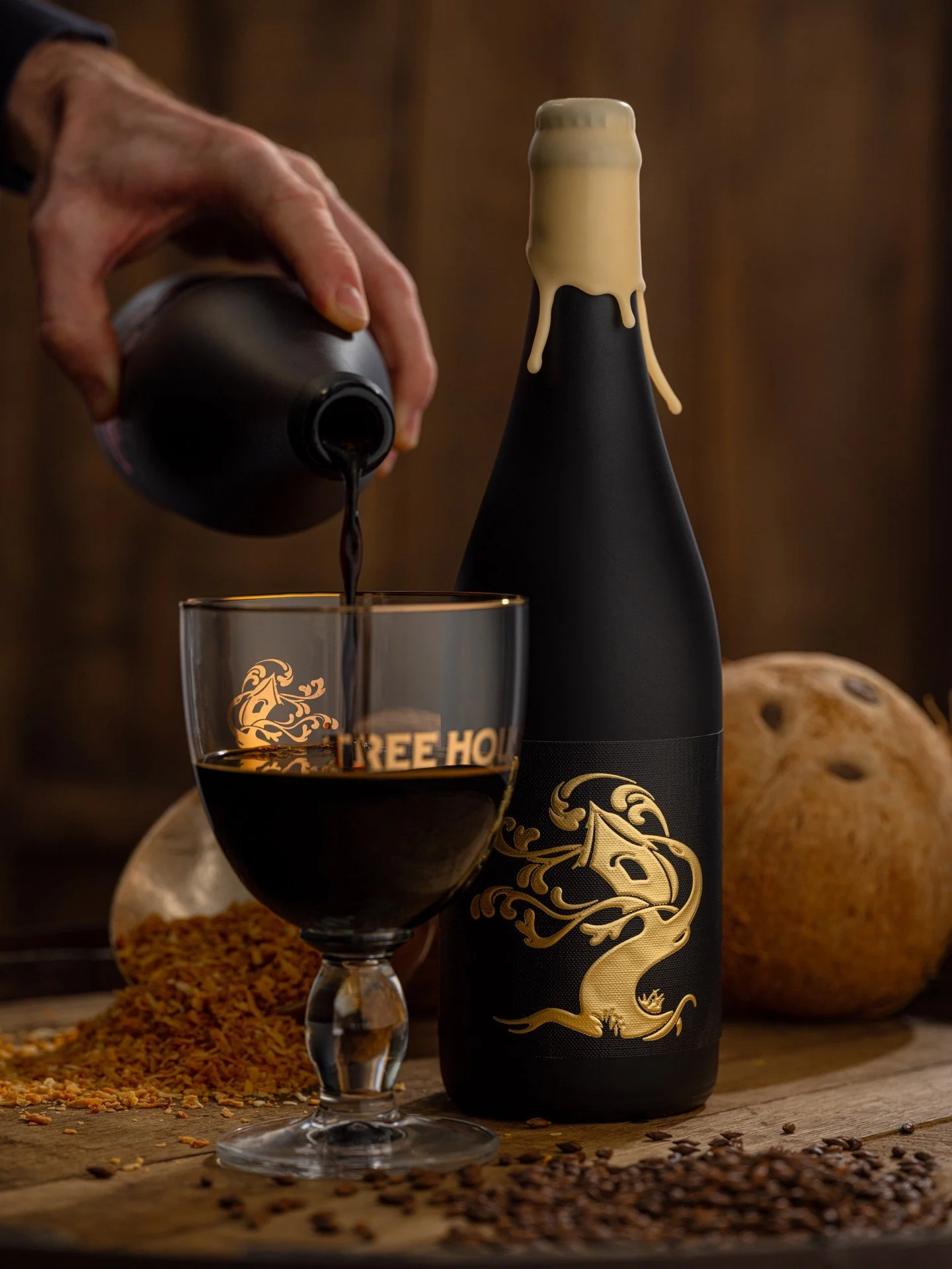 Macadamia Coconut Truth. 👨&zwj;🍳 🥥

This variation was conditioned on house-roasted macadamia nuts and toasted coconut, imparting a wonderful tropicality to both body and aroma. Hovering above its creamy tan head are notes of chocolate-covered mac