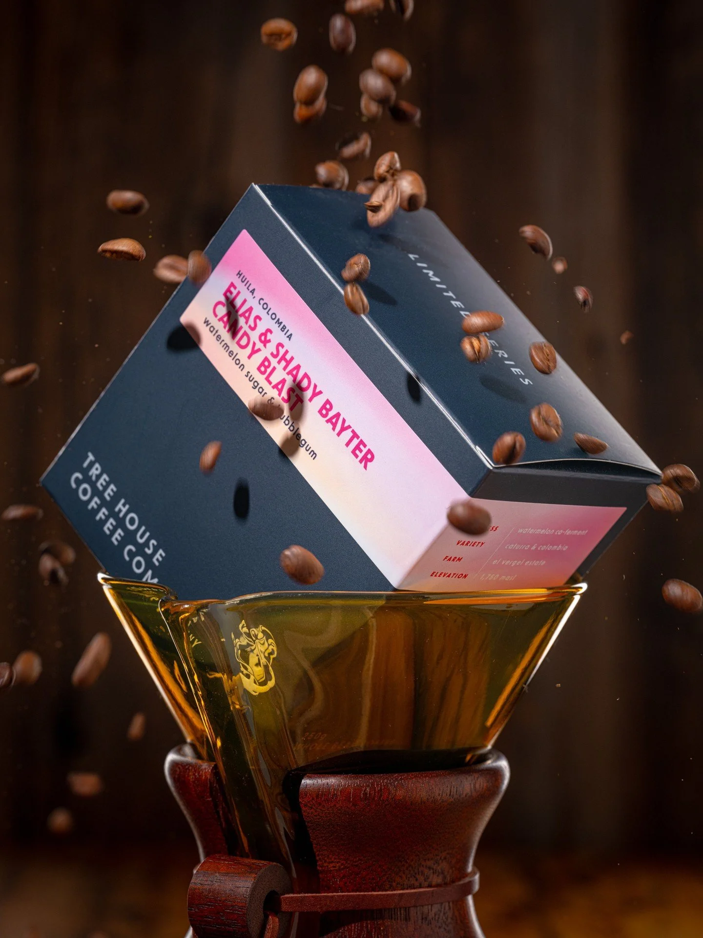 Coffee, candy, or both?

Candy Blast Watermelon Co-Ferment!

These beans were co-fermented with yeast and dried watermelon for five additional days after an initial fermentation, then mechanically dried for 10 days to ensure even moisture levels. The