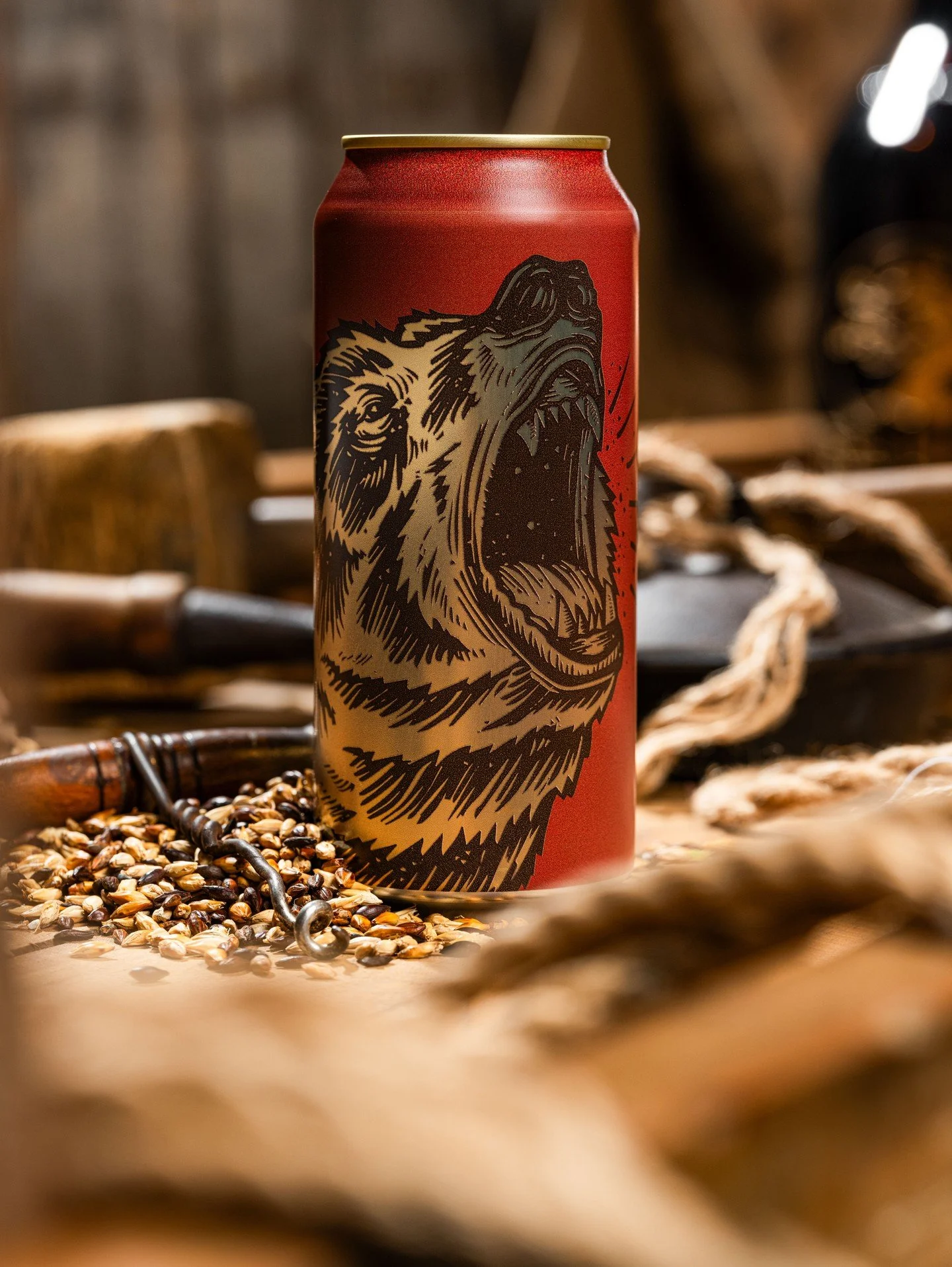 We're super excited about this beer.

The Boss!

This new rendition of Big Bear is conditioned on maple black tea. Pouring a dark color with a head of coffee-colored foam, the aromas of brown bread, caramel, dried fruits, and earthy American hops gre