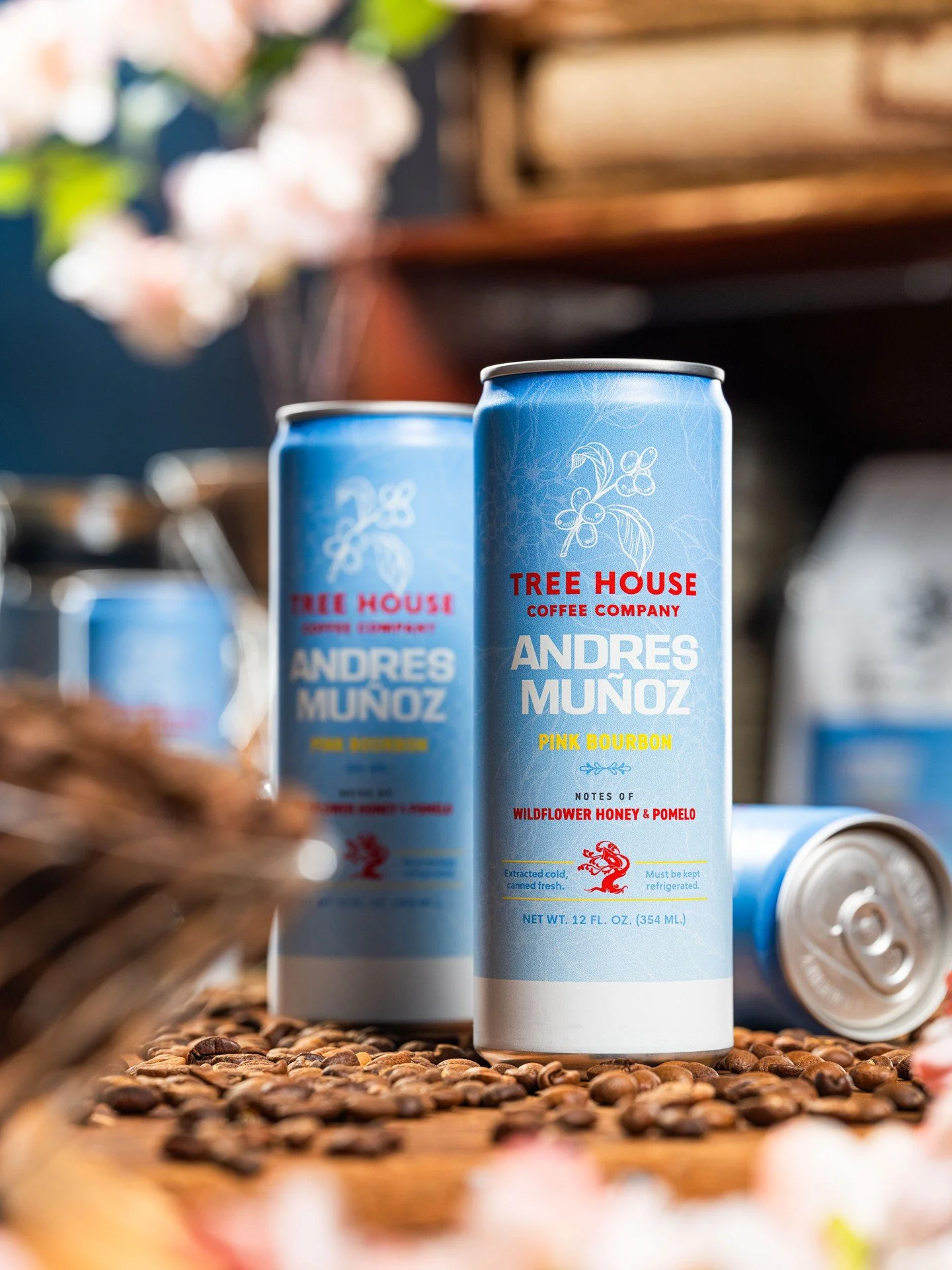 We are delighted to bring you one of our favorite varietal offerings - the pink bourbon, this time working with producer Andres Mu&ntilde;oz from Finca Progreso. These incredible beans carry notes of wildflower honey and pomelo, making for a snappy c