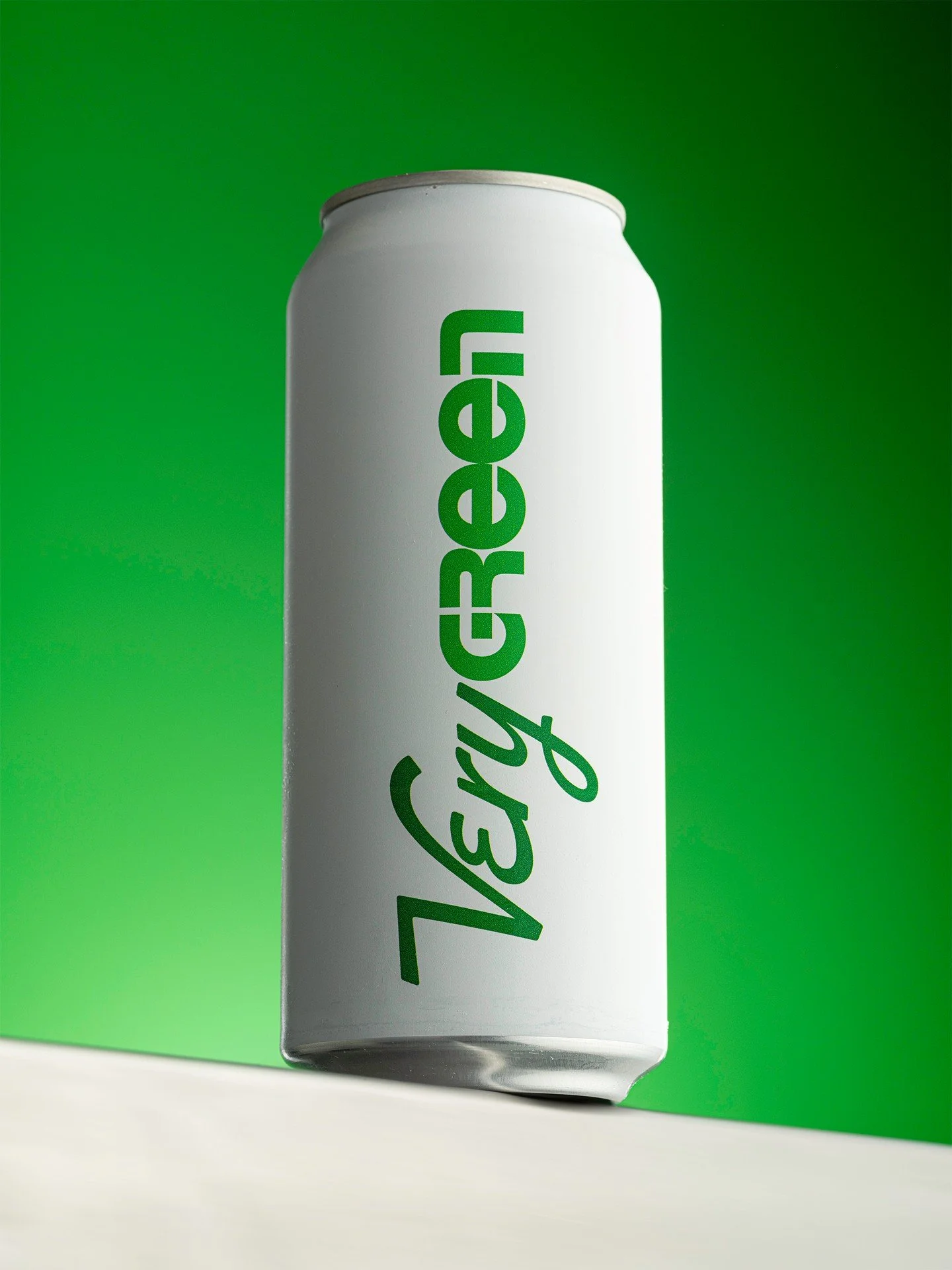 We've got some fun one-off Very Green single cans that will randomly be assigned to four-pack orders today and through the weekend (and maybe beyond).

Fancy and different, this Vergy Green wordmark pops. Edition numbered to 75. 

These are inserted 