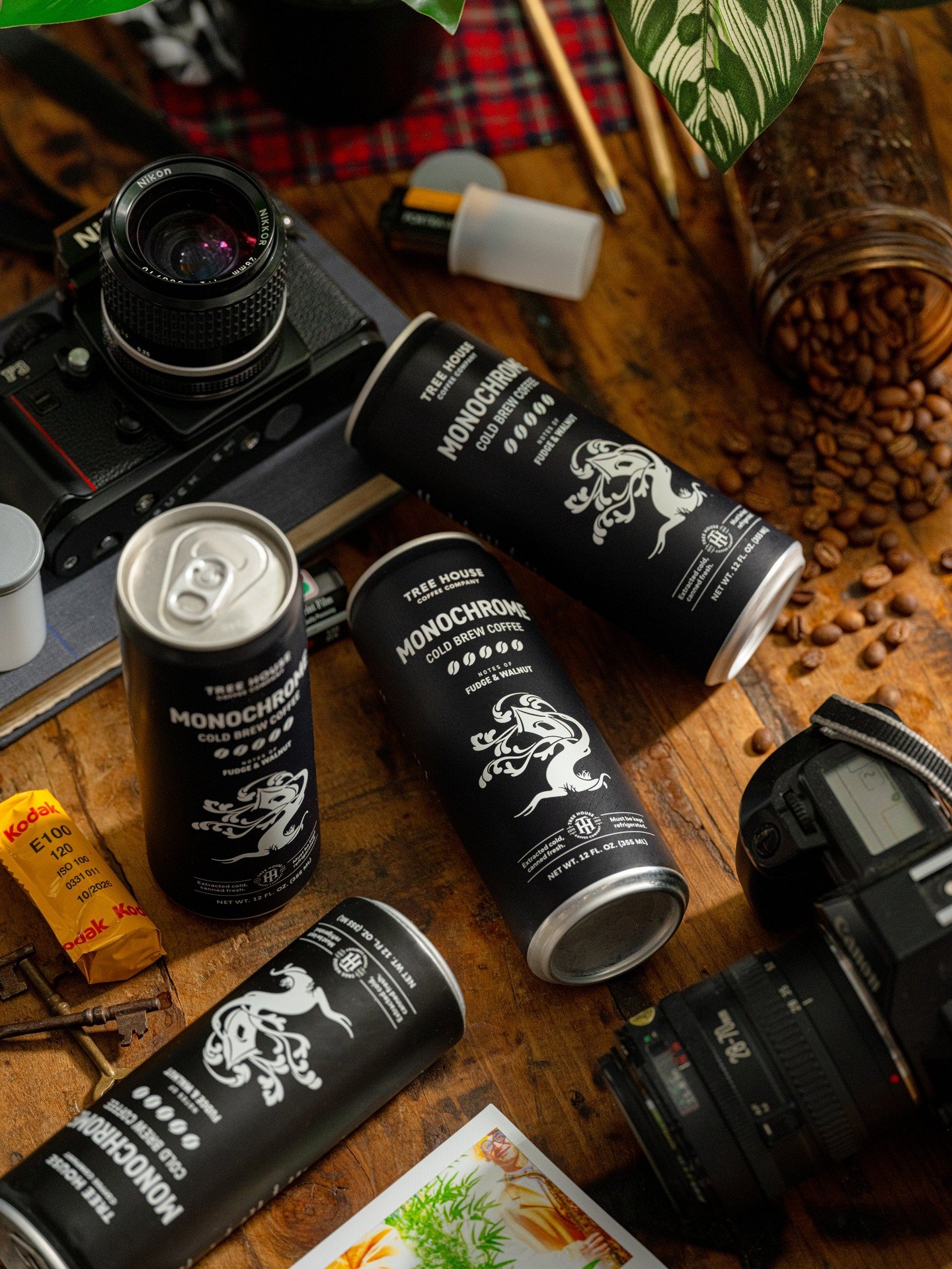 Fresh Monochrome - mmm.

Crisp as ever, with rich fudgy notes and a hint of walnut. It's an everyday cold brew crafted to be enjoyed however you like it, ice cold out of the can or with a splash of your favorite creamer.

Sometimes a simple beverage 