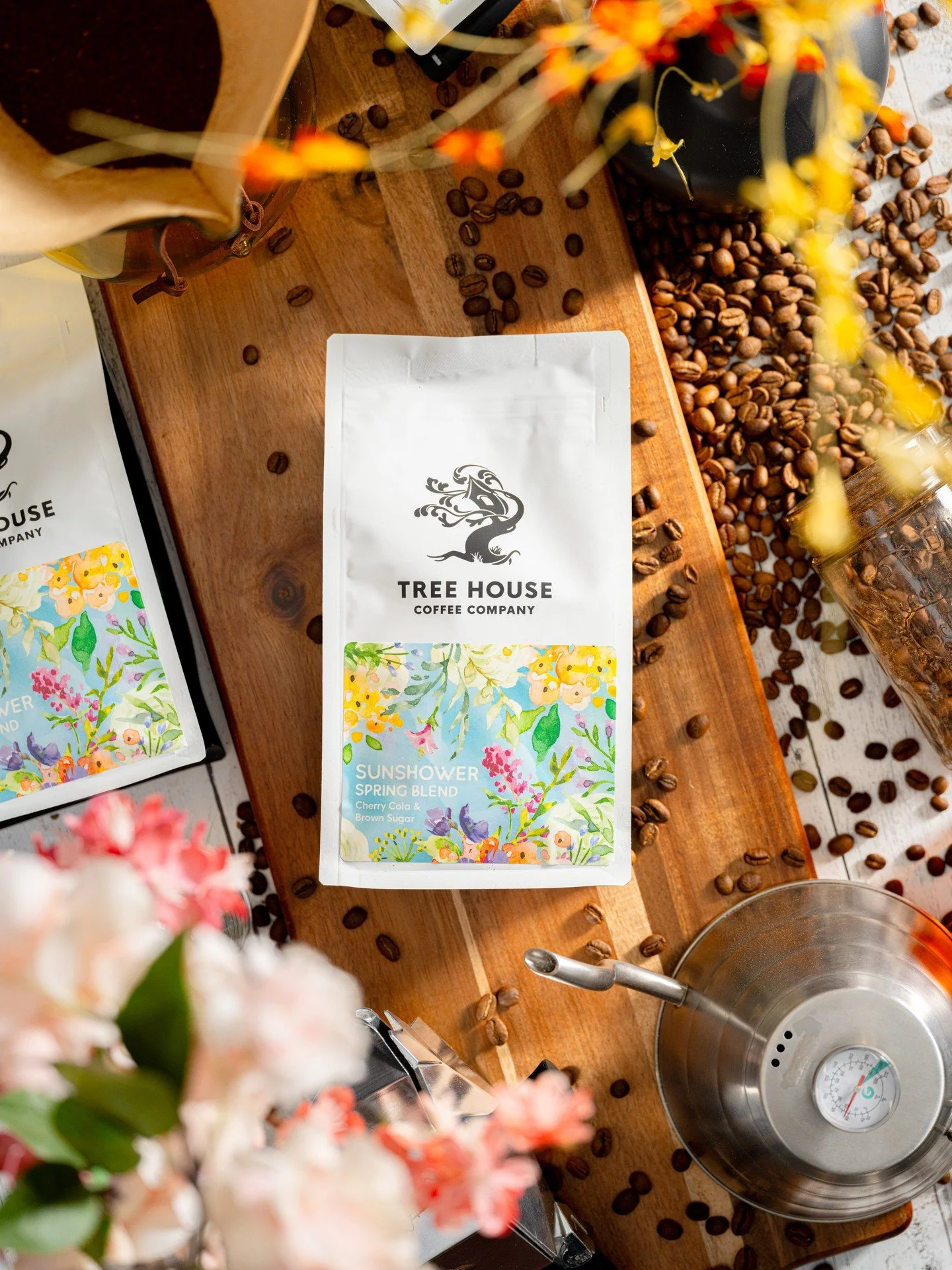We also have limited bags of this blend available in whole bean form. Subtly sweet with delicate floral notes, it pairs beautifully with your favorite creamer. The red fruit acidity really shines in a pour over, creating a bright and refreshing cup.

