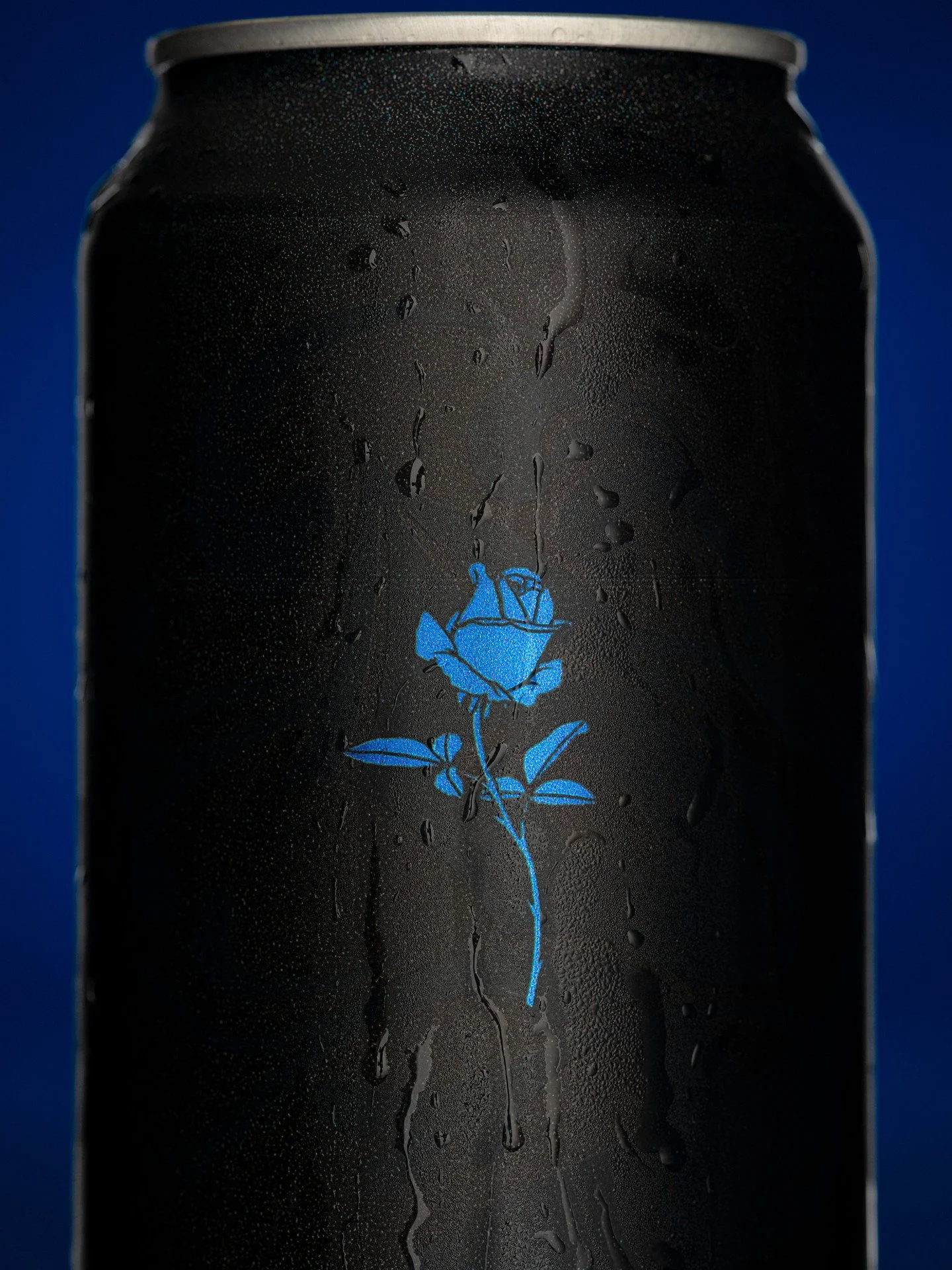 Crafted with New Zealand's scenic landscapes in mind, Sapphire Rose is an IPA that holds the essence of a captivating land. 

Hand-selected Nelson Sauvin, Waimea, and Wakatu hops create unreal tropical aromas atop a creamy malt bill. Nelson Sauvin ho