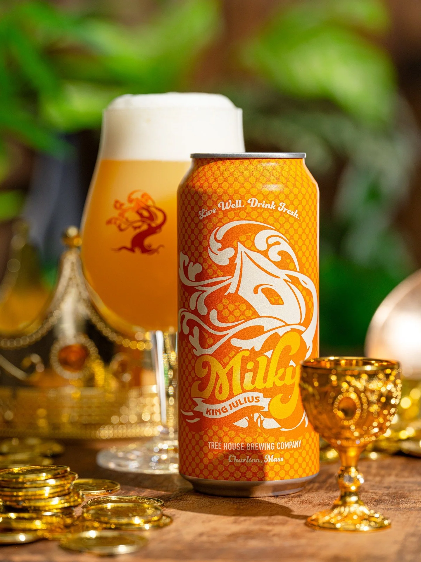 Milky King Julius bursts with smoothie-like notes of ripe citrus, mango nectar, and sugary melons!

You may wonder what separates this beer from the original King Julius. . .well, just about everything! We utilize a softer water profile, wheat in the