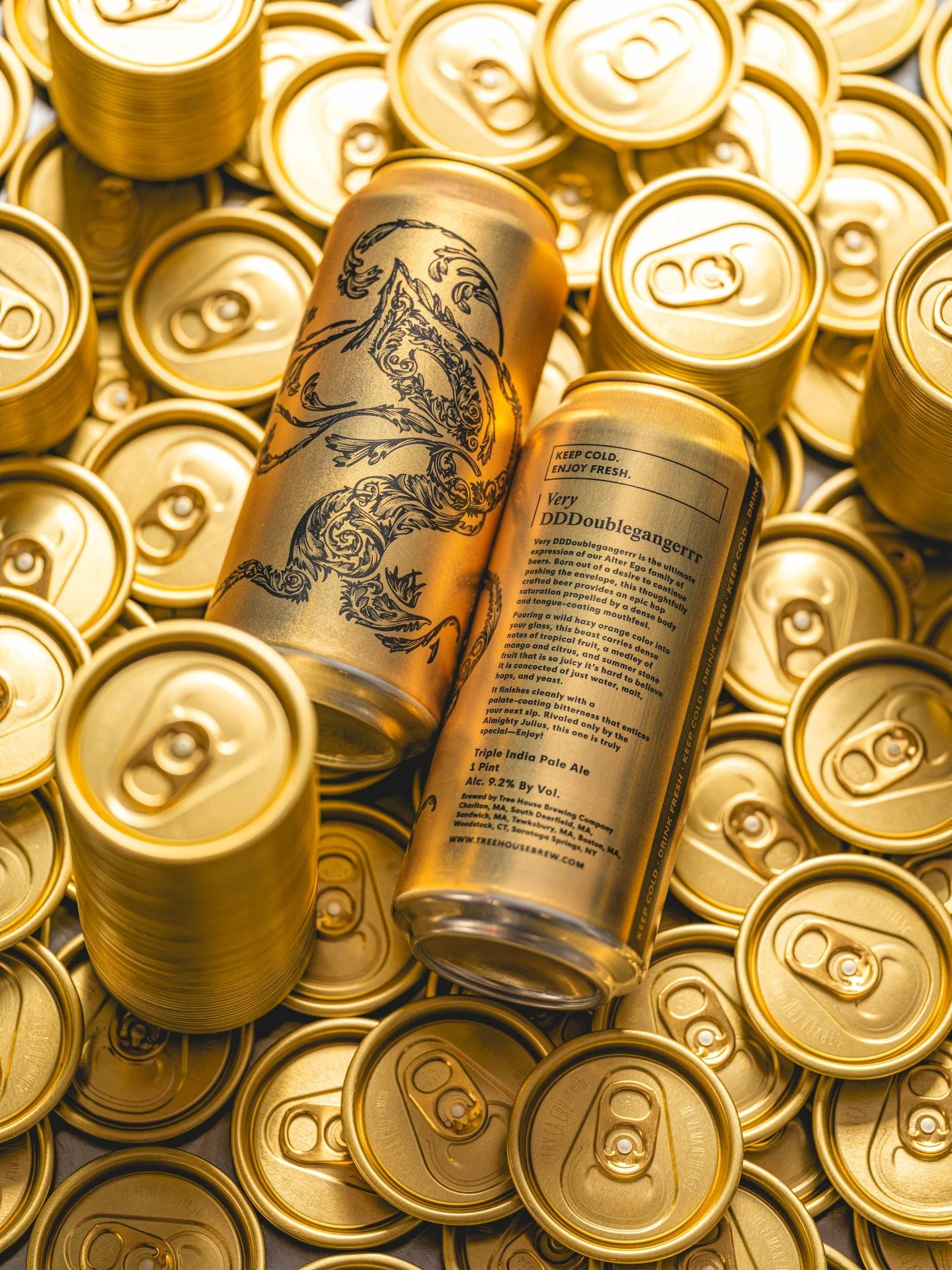 Very DDDoublegangerrr is a beast of a hoppy beer, bursting with tropical fruit, a medley of mango and citrus, and bright summer peaches. Intense, super juicy, and hop-saturated to the max, it stands as the ultimate expression of our Alter Ego family 