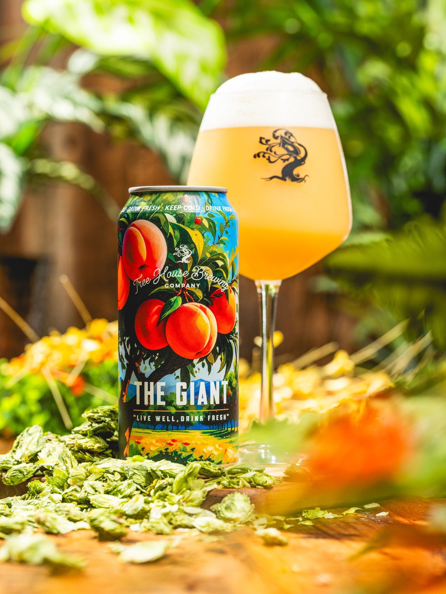 Your eyes do not deceive you - the Giant is back!

Utilizing an ultra-pale malt bill, it bursts with stone fruit notes from a blend of New Zealand hops. It&rsquo;s super creamy and massively hoppy, without any lingering bitterness.

Dee-licious!