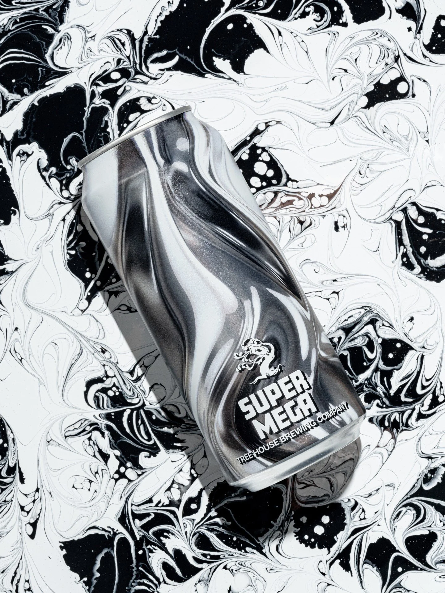 Super Mega is an intense Double IPA that utilizes cutting-edge ingredients for the ultimate hop saturation! Pouring a glowing yellow hue, a novel blend of New Zealand hops presents in rare form. Super Sauvin and Nelson burst with notes of lychee syru