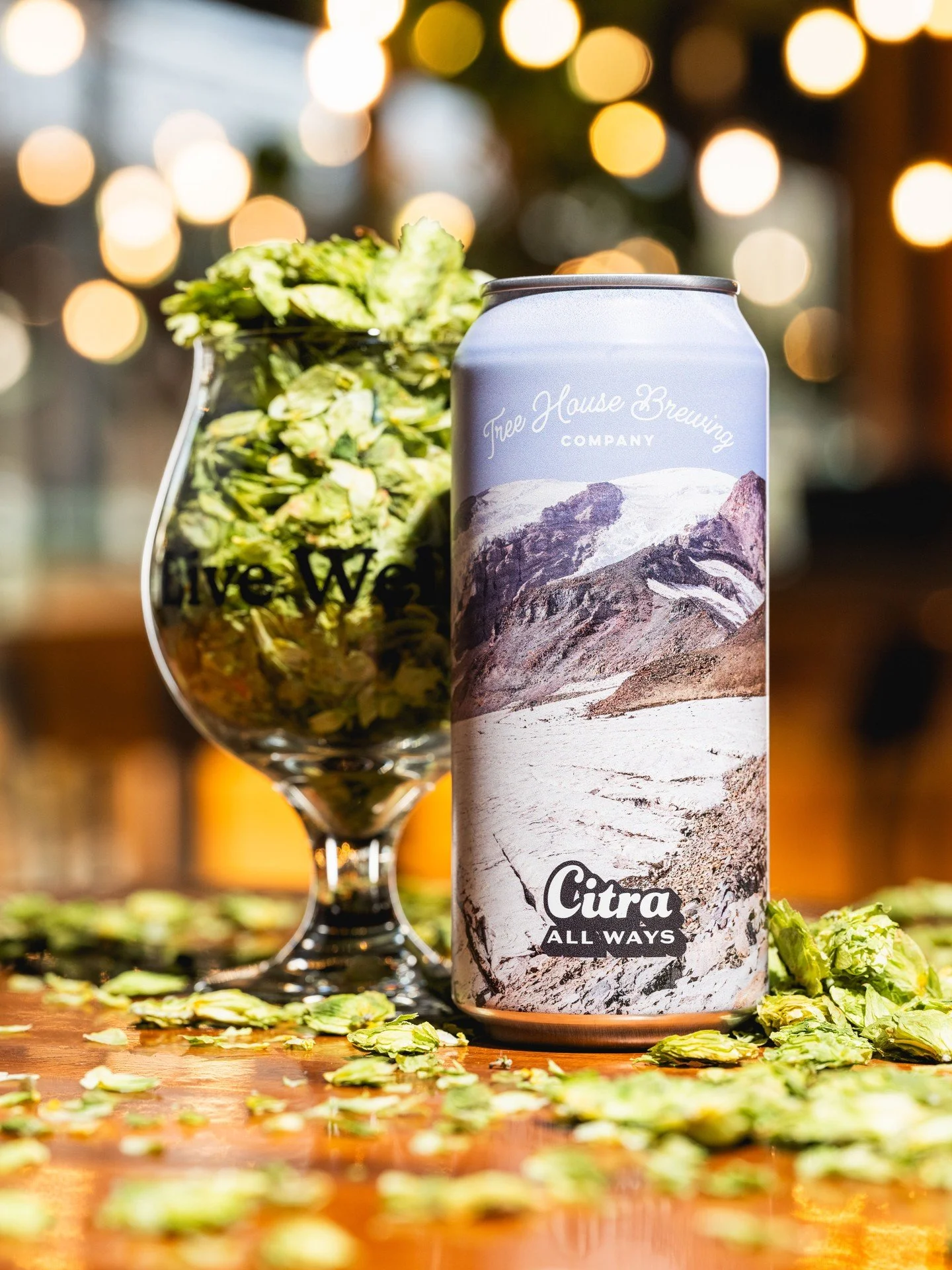 We'll take Citra any which way, but when it's combined in All Ways, it's truly spectacular. 

Citra is a single-hop, multi-lot beer that carries the full range of Citra's complexity. It bursts with notes of bright citrus, stone fruit, lychee, ripe ma