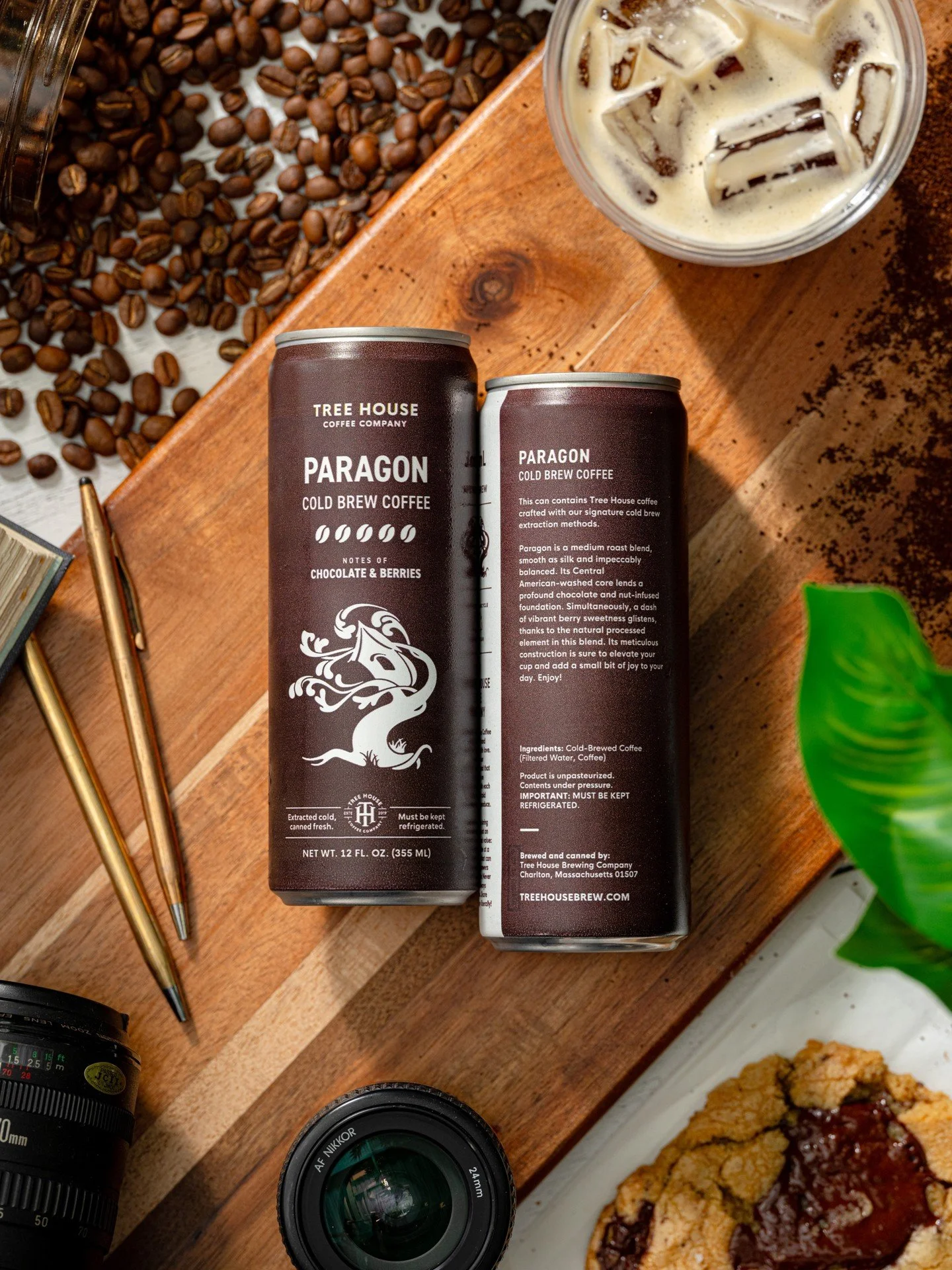Ice-cold...espresso?

🧊🧊🧊🧊🧊☕🧊🧊🧊🧊🧊🧊

Paragon is our espresso blend of Cold Brew. It's super snappy and refreshing with a wave of chocolate and berry notes.

You can genuinely taste the care and energy for a great coffee experience in every 