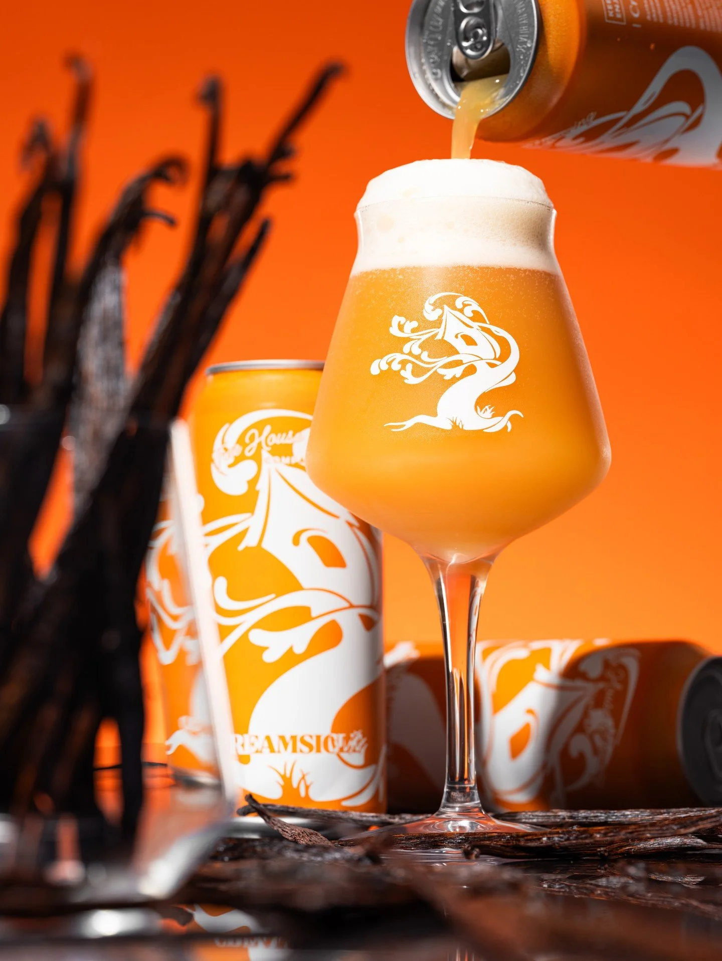 Everyone loves Creamsicle!

We're firm believers that the right combination of a few quality ingredients creates a transformative experience.

Citrusy, hoppy, Julius is conditioned on heaping handfuls of freshly cut vanilla beans. Your tastes buds wo