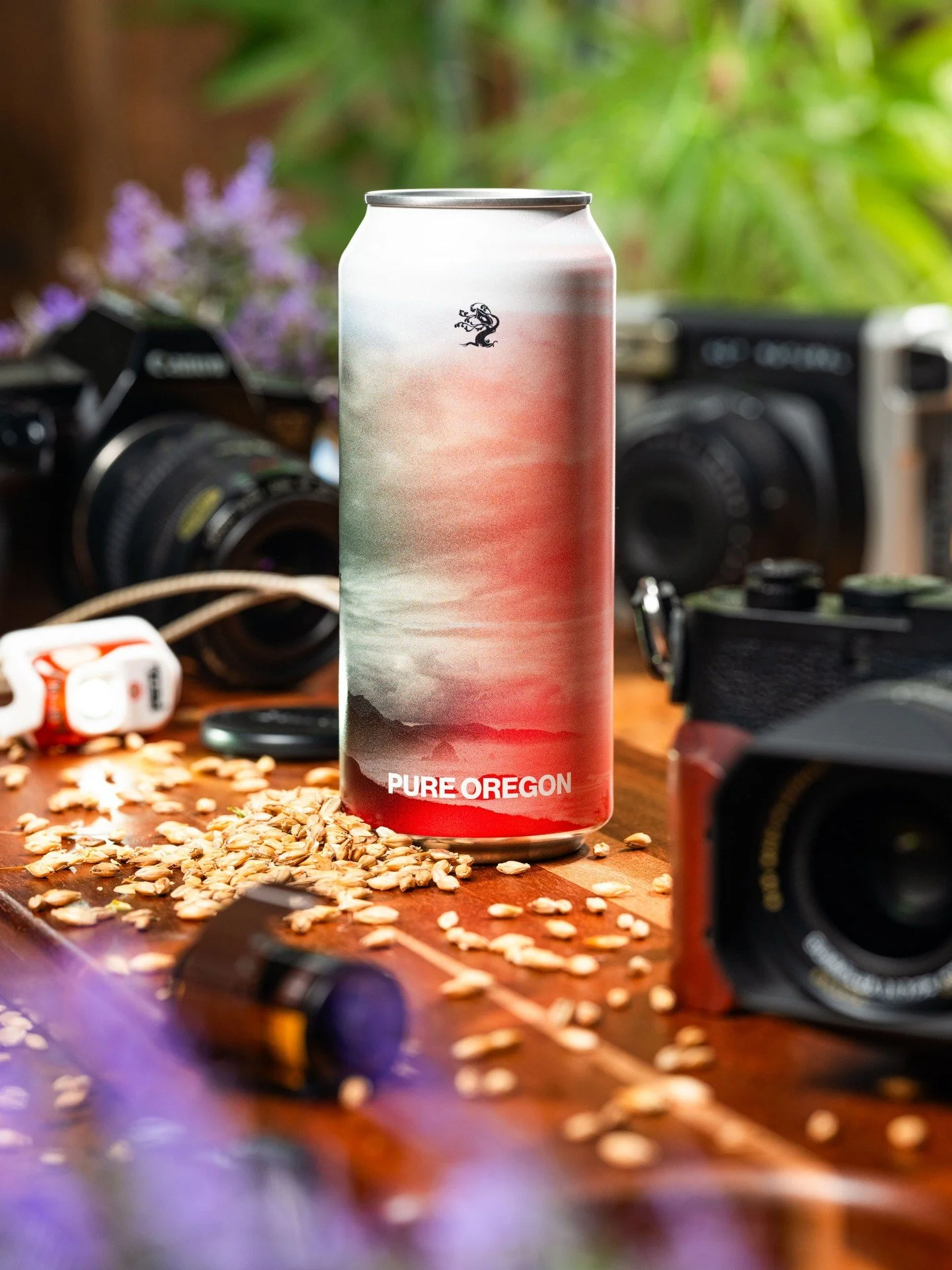 Pure Oregon leads with notes of grapefruit gummies, mango smoothies, and orange popsicles from a special lot of hops that underwent a variety of novel post-harvest processes. Following behind are notes of blueberry jam, red currant, and an earthy dan