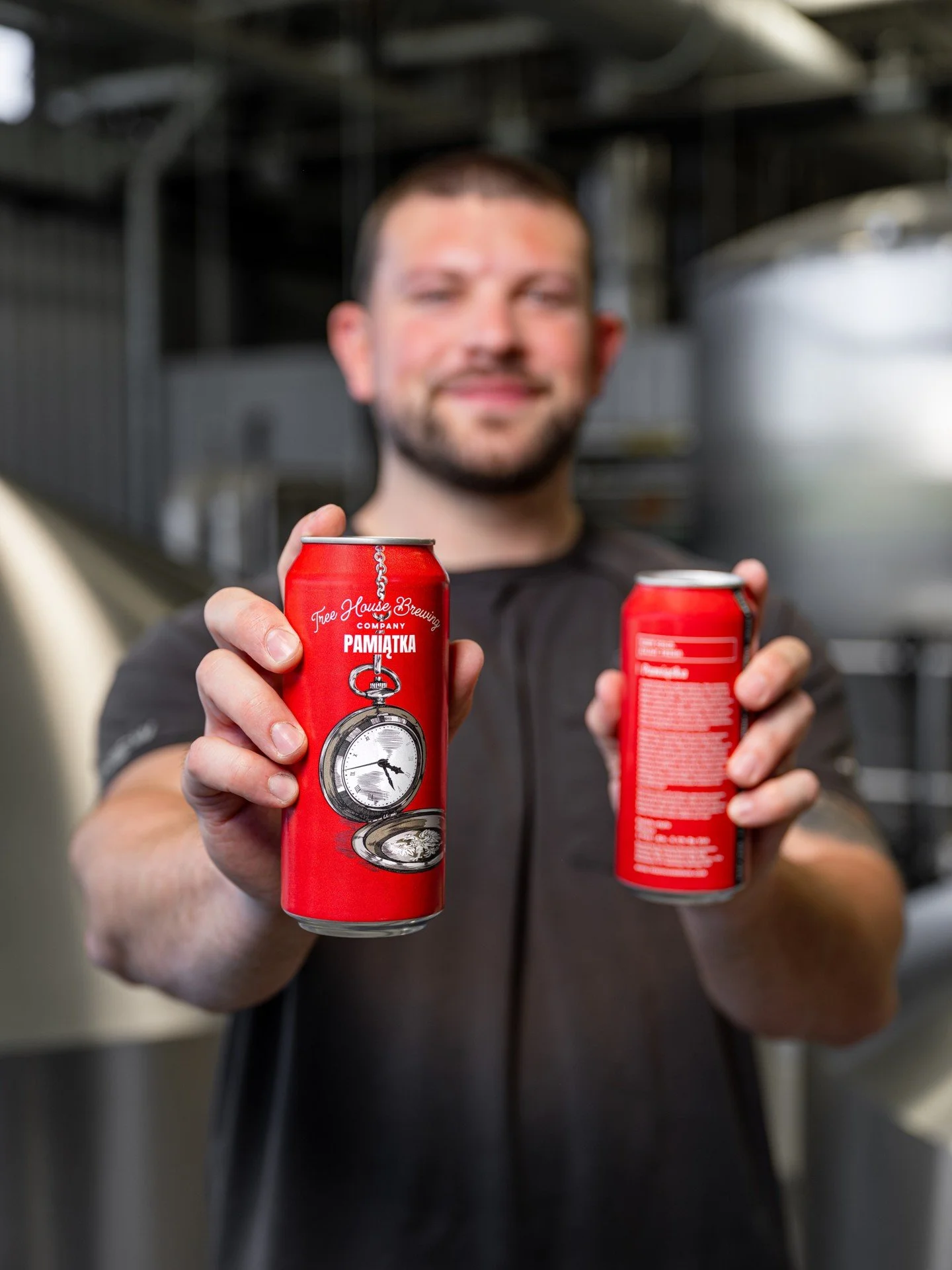 Pamiątka is our Polish Lager, meticulously brewed according to tradition. Utilizing authentic Polish Lubelski and Izabella hops, it carries subtle aromas of bergamot zest, lemon verbena, and citrus tea.

Influenced by its neighbors, Germany and the C