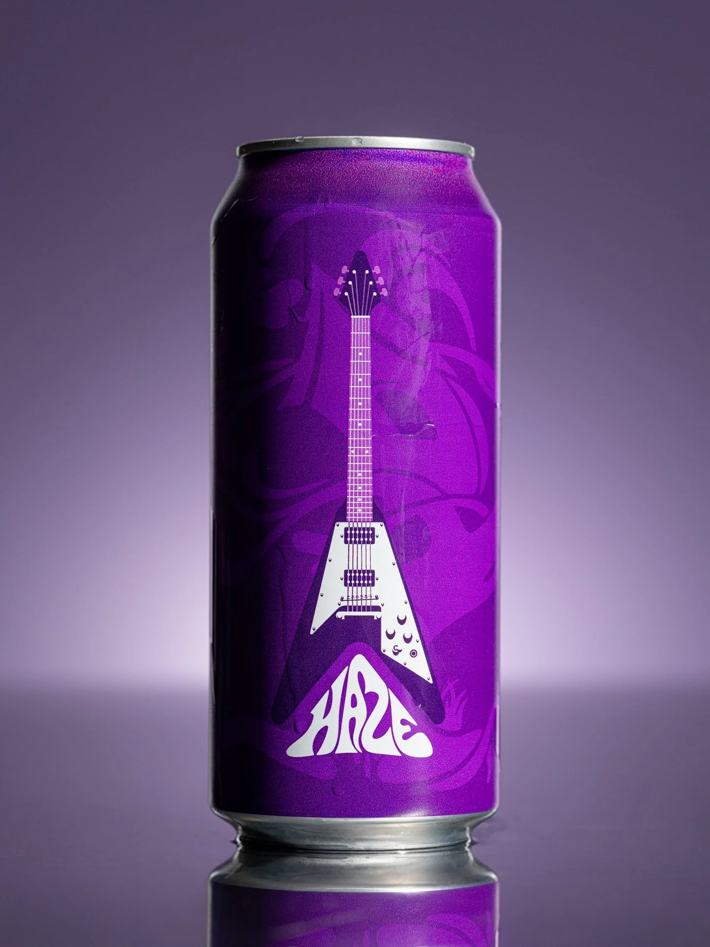 Here&rsquo;s one of several numbered Haze cans to be inserted at random with Haze 4-pack orders in Boston, Charlton, Deerfield, Sandwich, and Saratoga.

There are 25 Haze Purple Flying V cans out there in total.

💜👀

#hazeweek