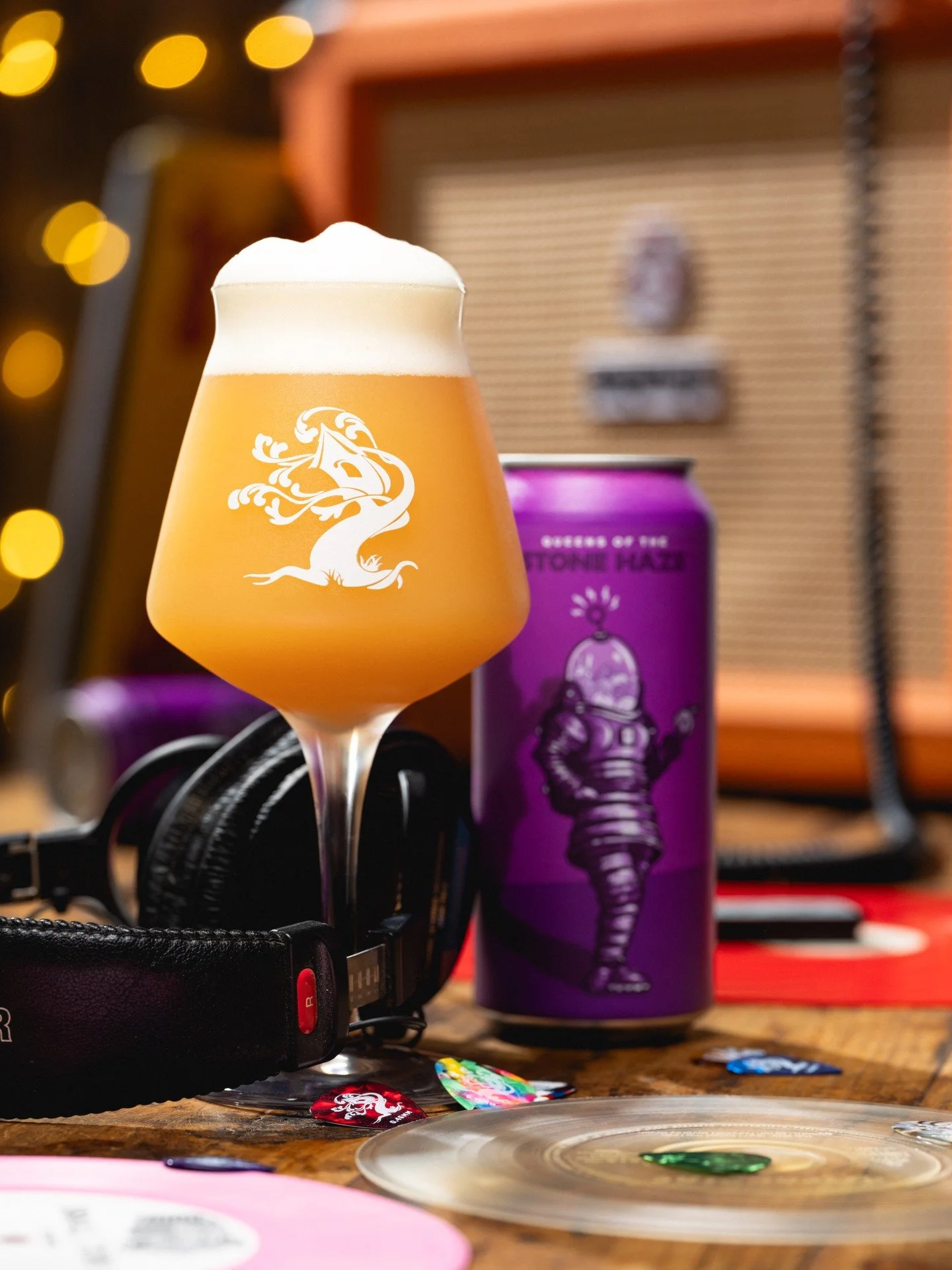 Queens of the Stone Haze!

A headlining tour from Queen Machine and Haze explodes with notes of sweet summer peaches, overripe papaya, mango ice cream, lime popsicles, and juicy clementine! 

Queen Machine&rsquo;s soft profile and bright tropical hop