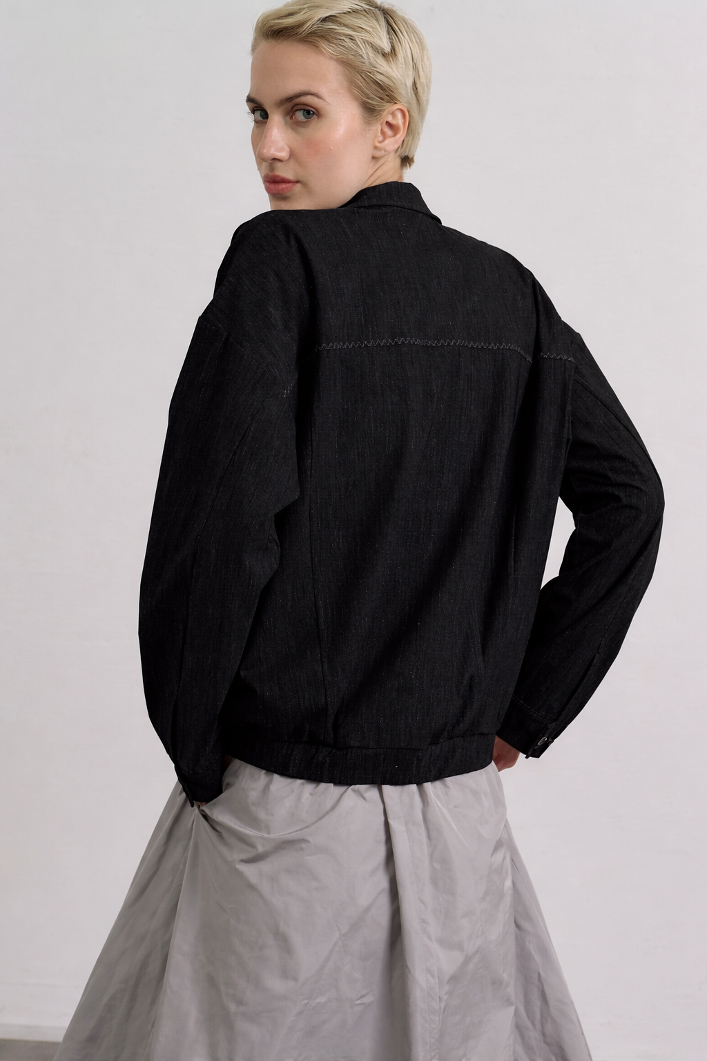 Jens - schwarz RT.png