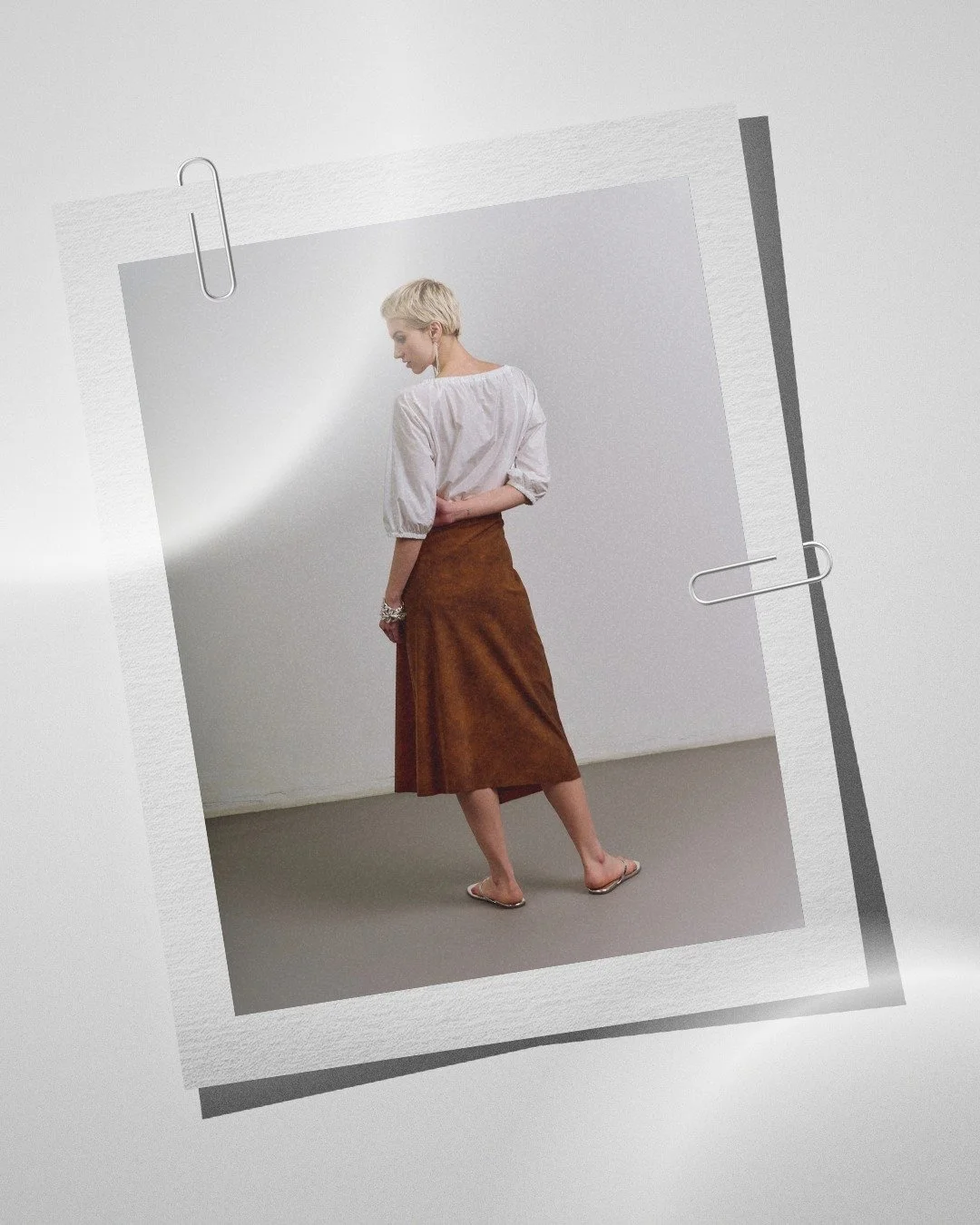 NEO &amp; KIRSTINA

Wei&szlig;e NEO Bluse in Microtaft trifft auf unseren neuen Rock KRISTINA in veganen Leder Antik - Print.

Ein Spiel aus Struktur und Bewegung.

#estomo #chooseyourestomo #hamburgfashion #slowfashion #newcollection #sustainable