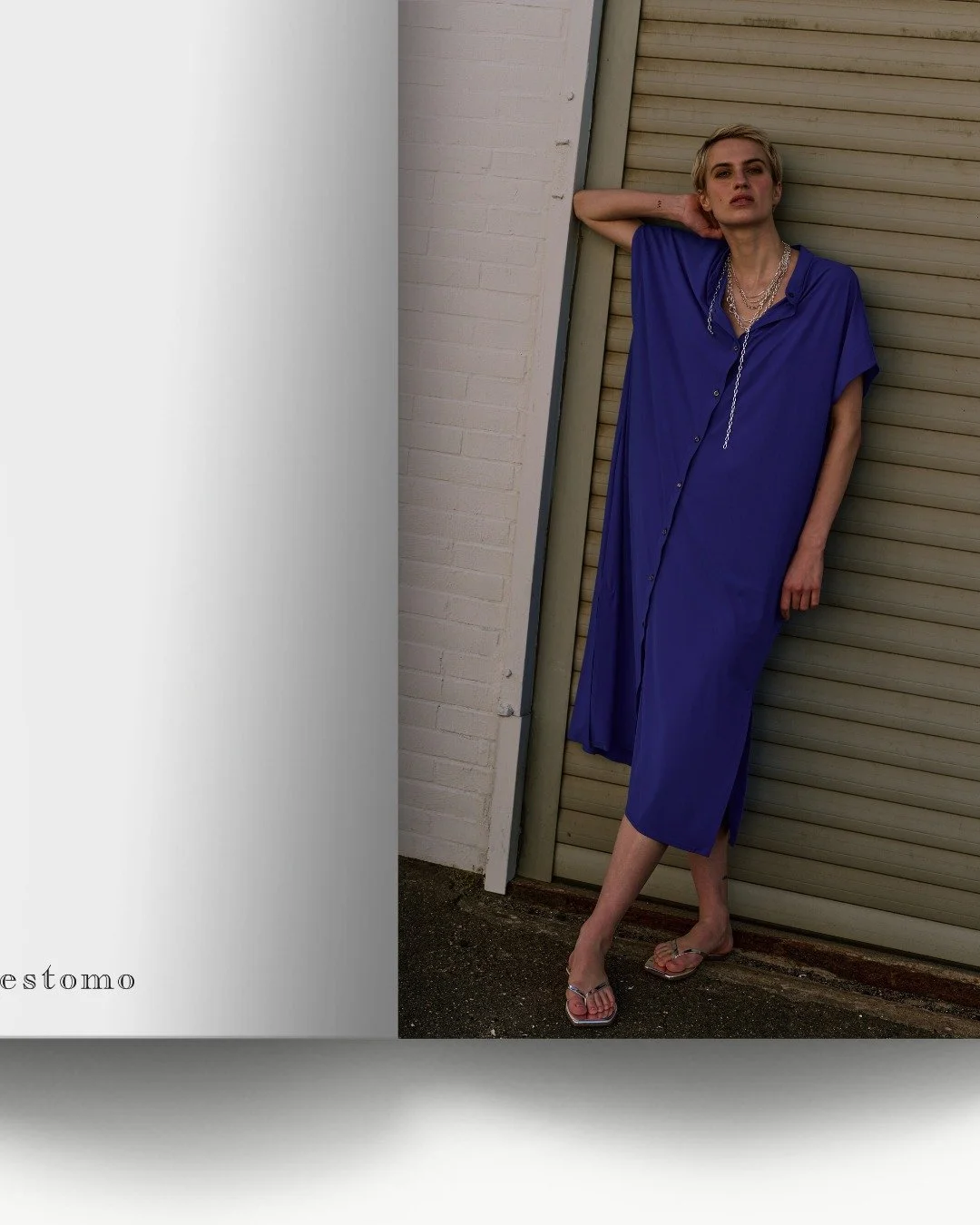 NATHALIE in royalblau

Flie&szlig;ende Form, gerader Fall.
Ein Kleid f&uuml;r Bewegung und Alltag.

#chooseyourestomo #estomo #slowfashion #hamburgfashion #summer26 #fashion #royalblau #royalblue