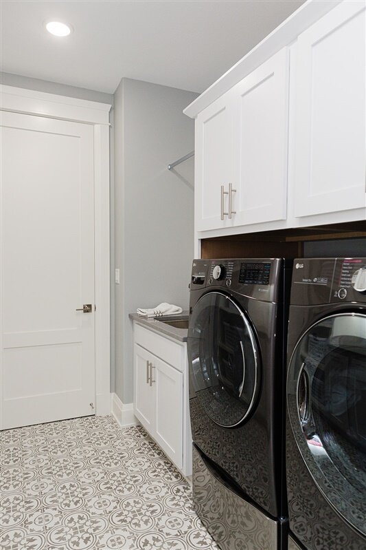 MUDROOM + LAUNDRY — MJ PROPERTIES