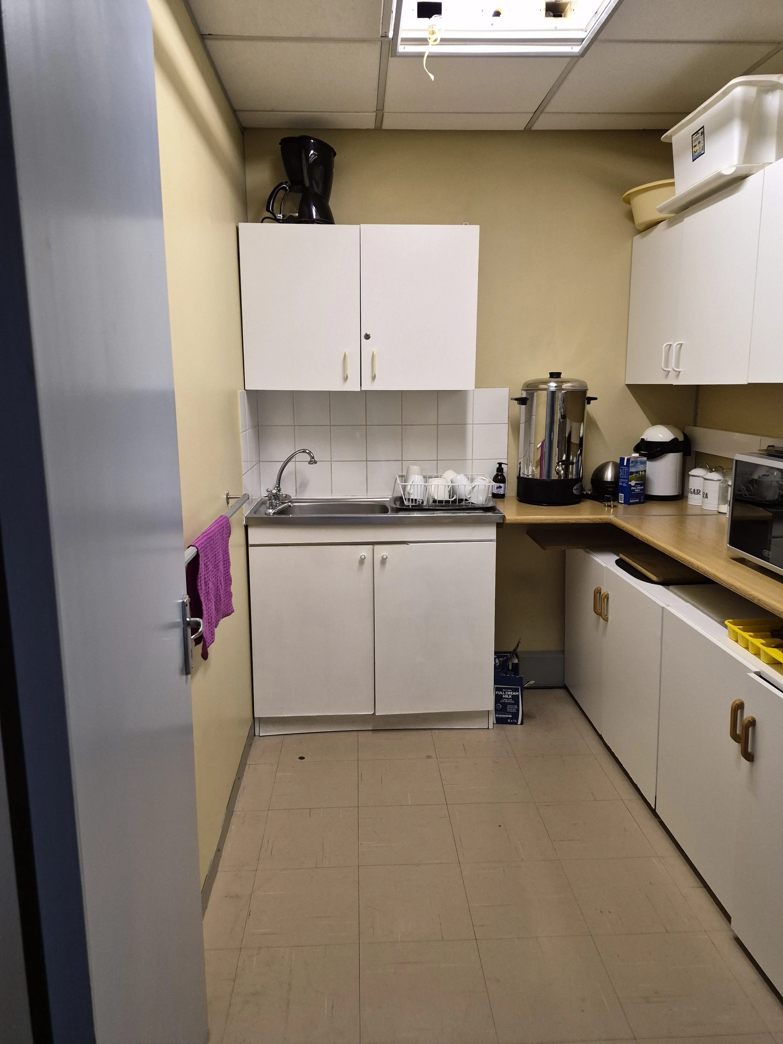 Kitchen 1_2.jpg