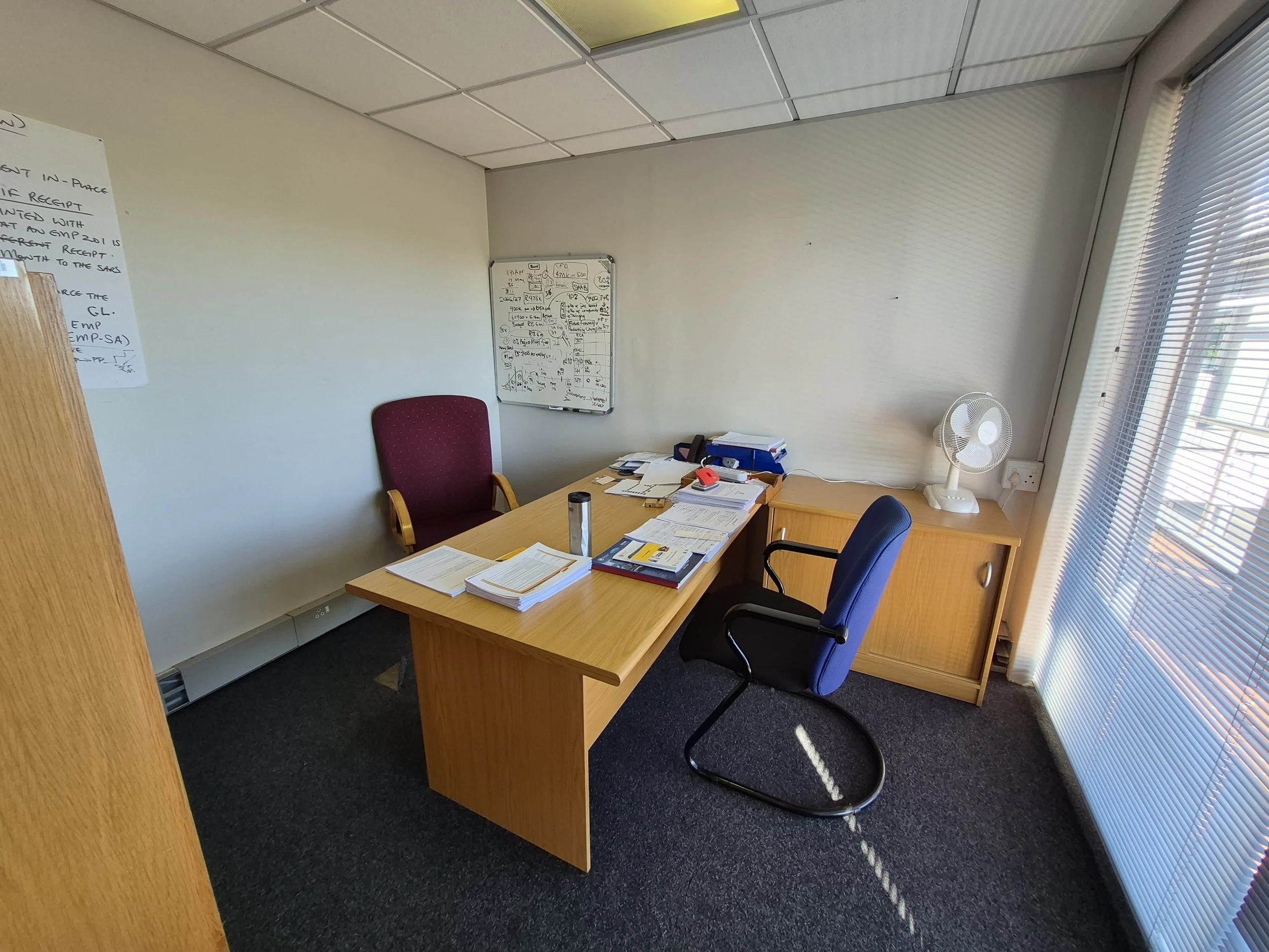 Office 4_1.jpg