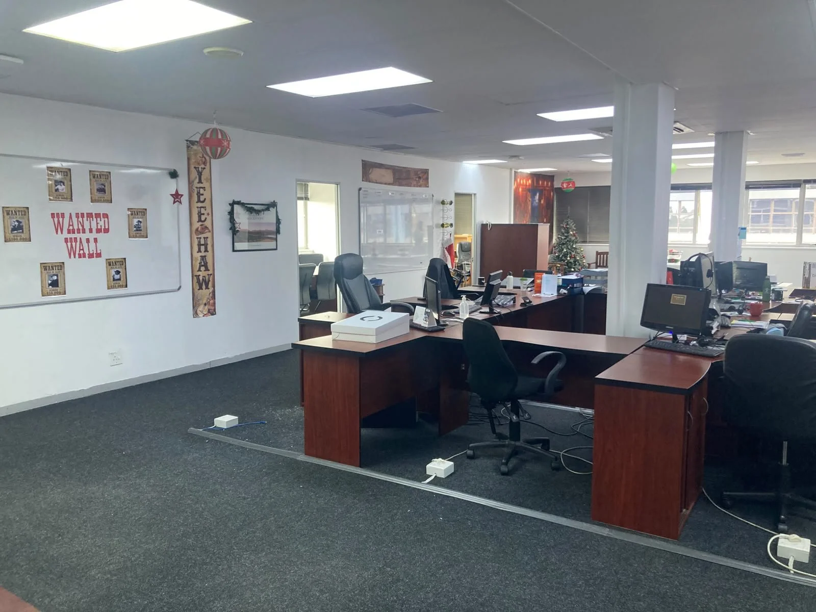 CallCentre_OpenPlanOffice.3.jpeg
