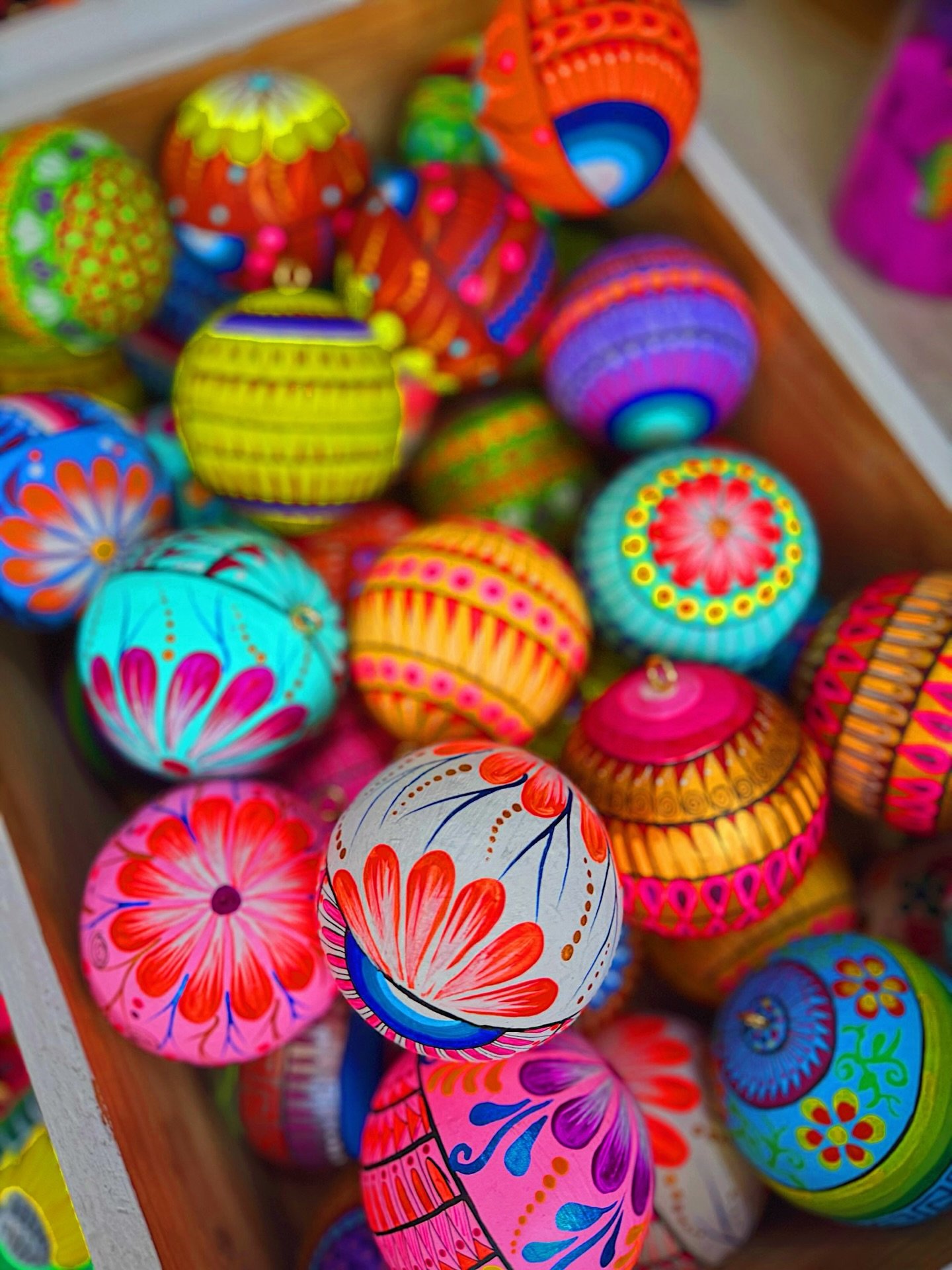 What is the №𝟭 comment a potential client will make during a discovery call?!

&ldquo;I love your use of color!&rdquo;

We attract people who may not be as bold in their &hearts;️of neon as I am, but crave an injection of color in their home decor. 