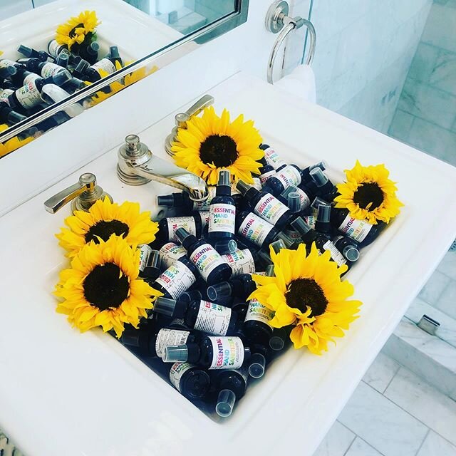 G E T  C L E A N.

S T A Y  H E A L T Y.

B E  H A P P Y. 
www.travelwellinc.com

#wellness #happy #clean #handsanitizer #travelwell