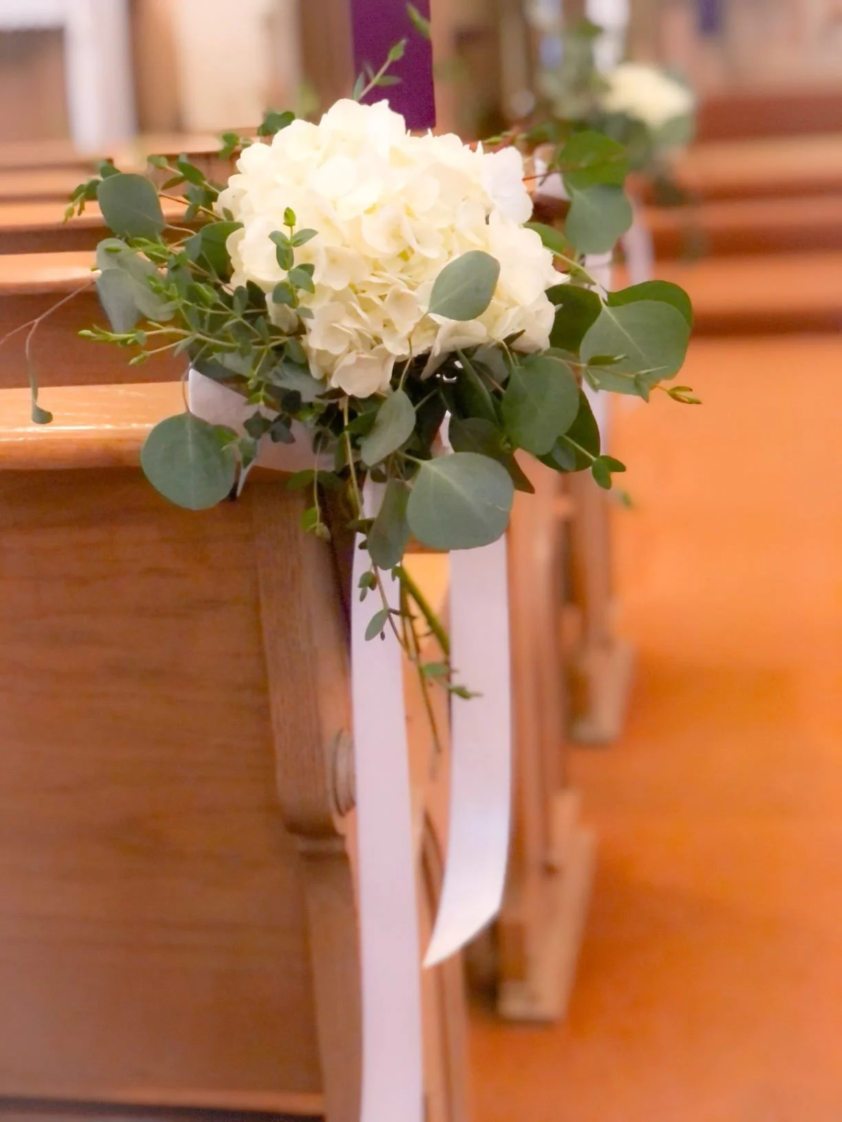 Hydrangea eucalyptus pews.JPEG