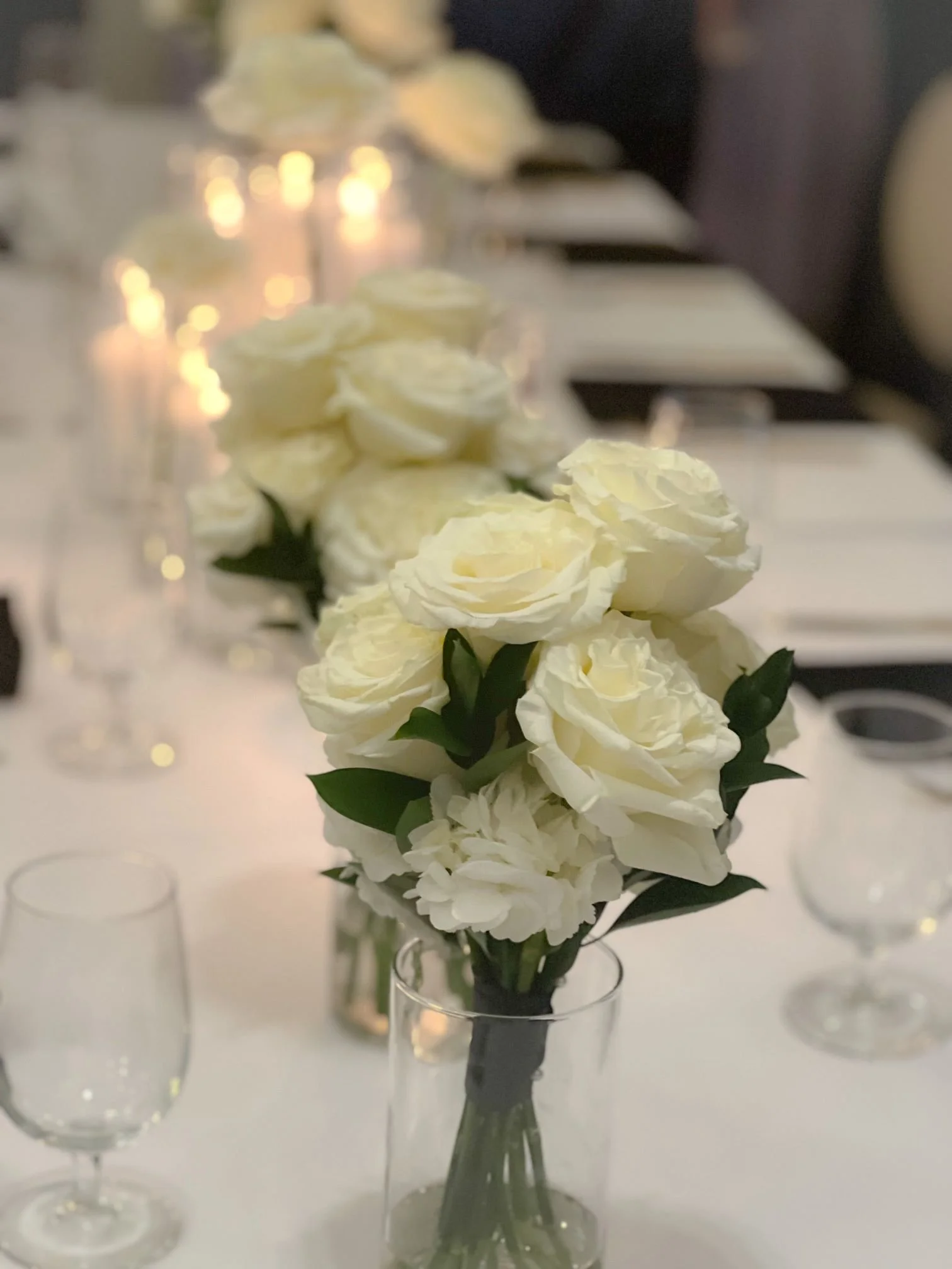 Aspen bouquets head table.jpg