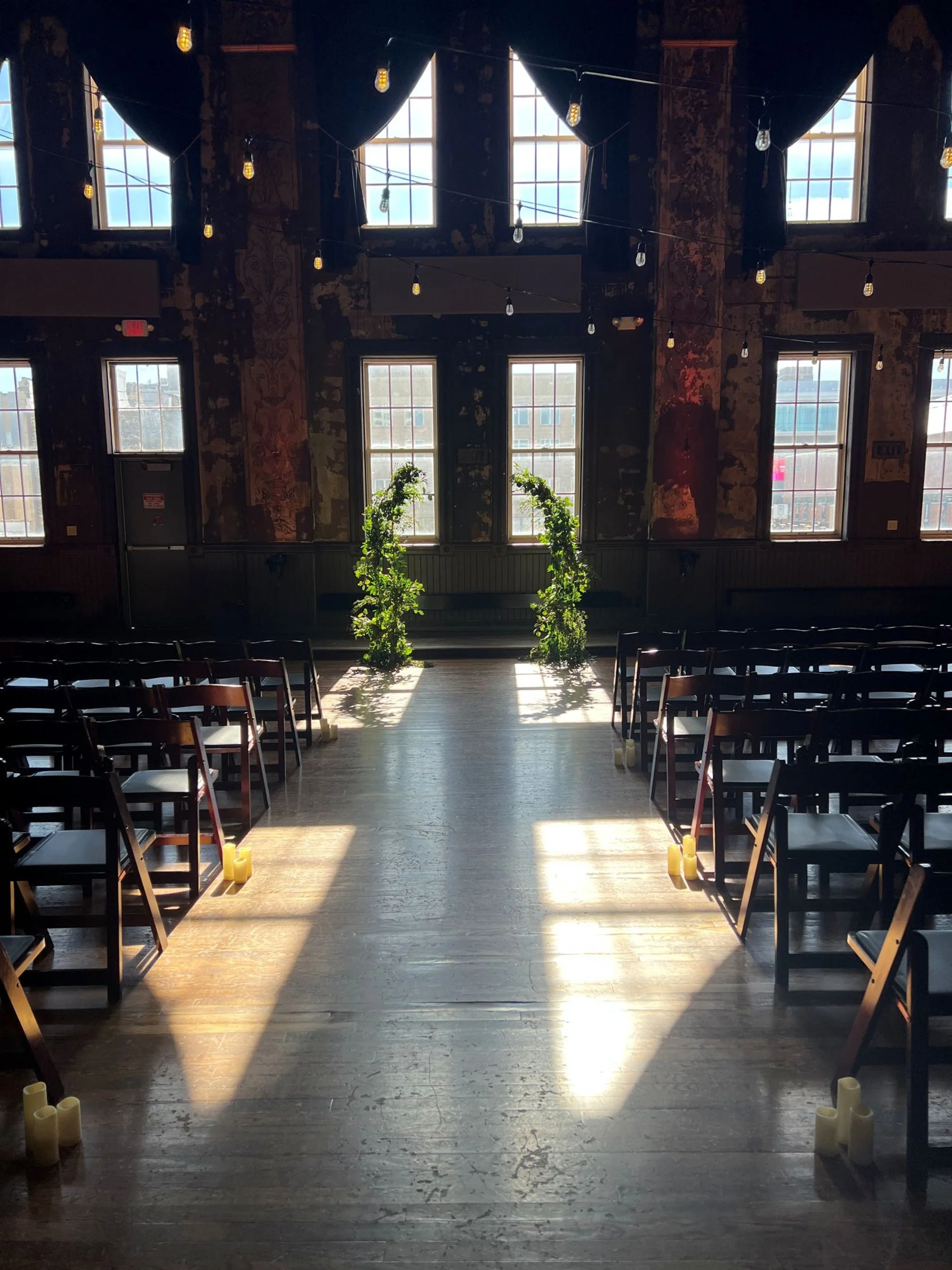 Broken arch greenery turner hall.jpg