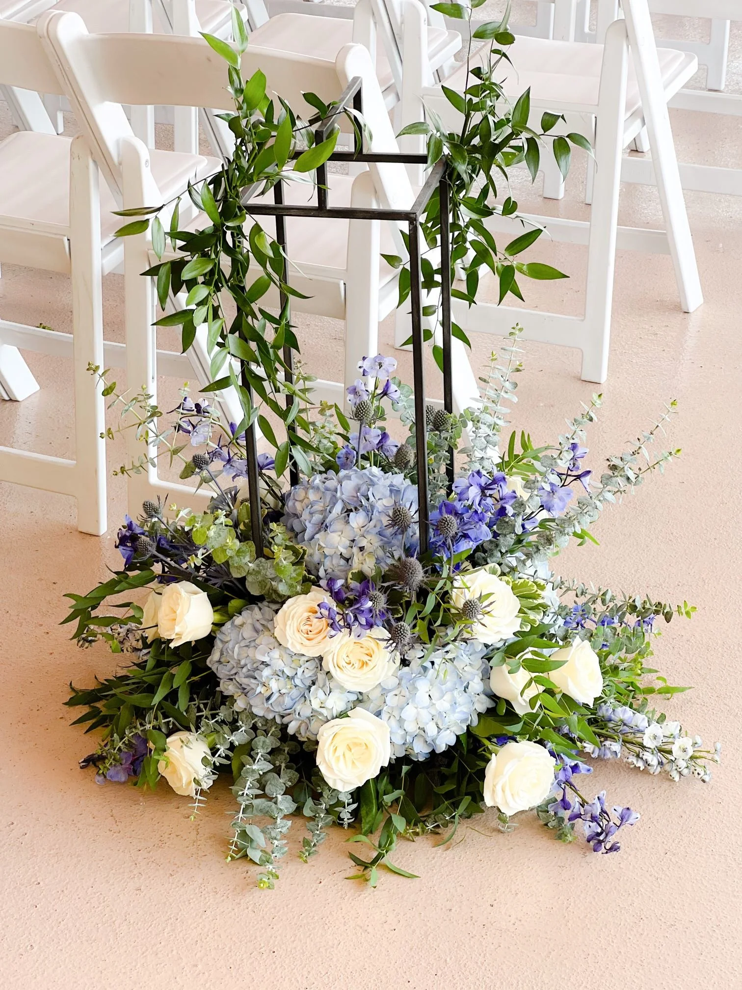 Black lantern aisle marker blues whites.jpg