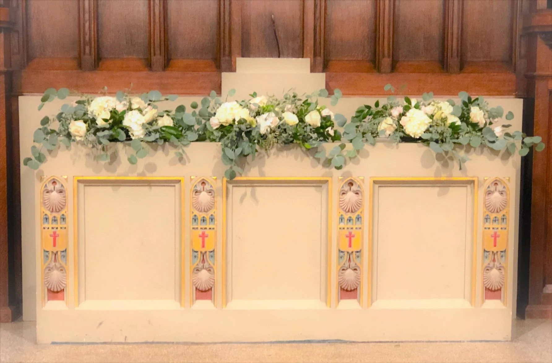 St James Altar Floral.JPEG