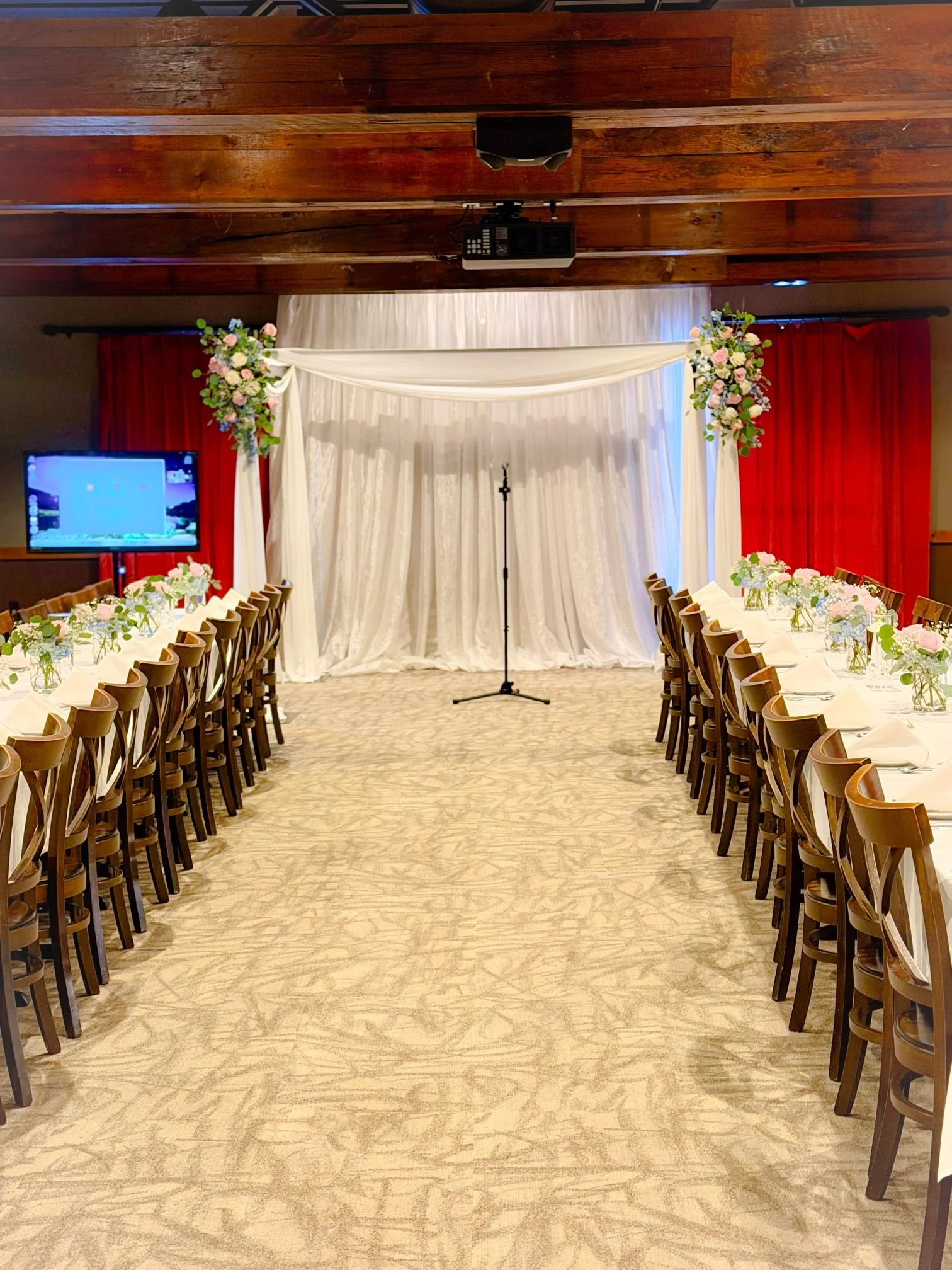 Chuppah and corner florals.jpg