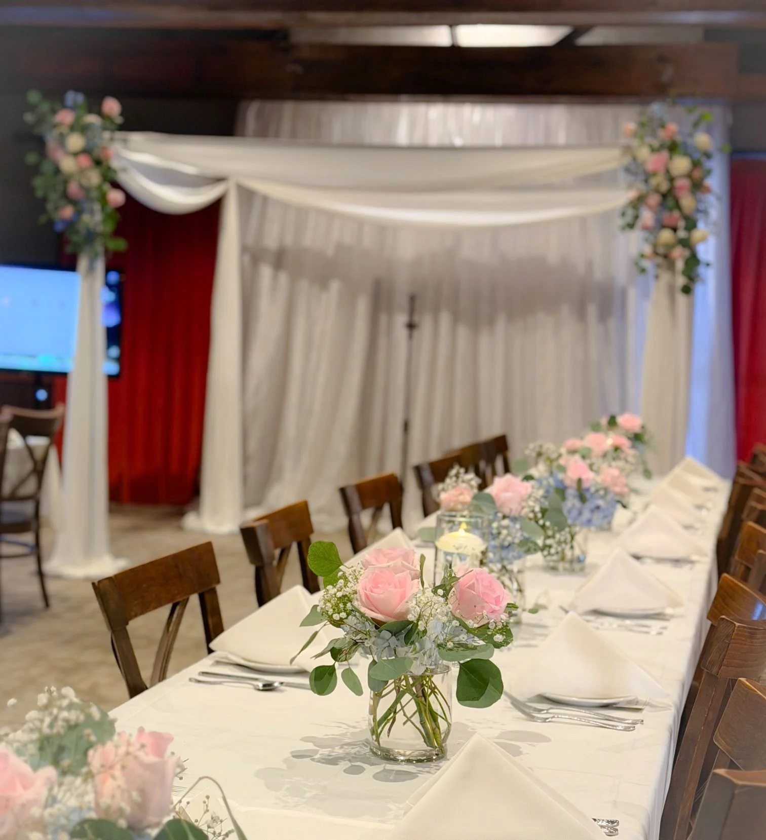 Blush blue gyp centerpieces Zarletti.jpg