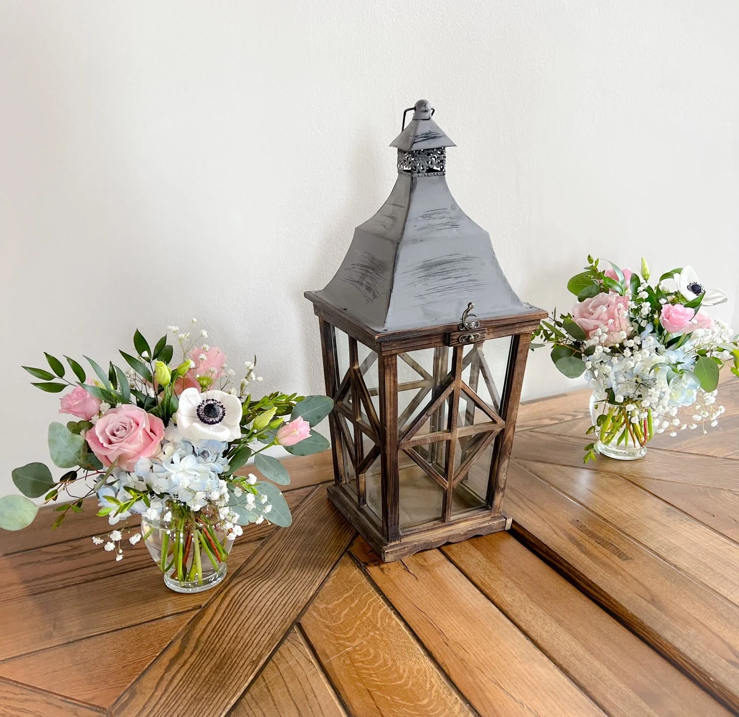 Lantern Card box and bouquets.jpg