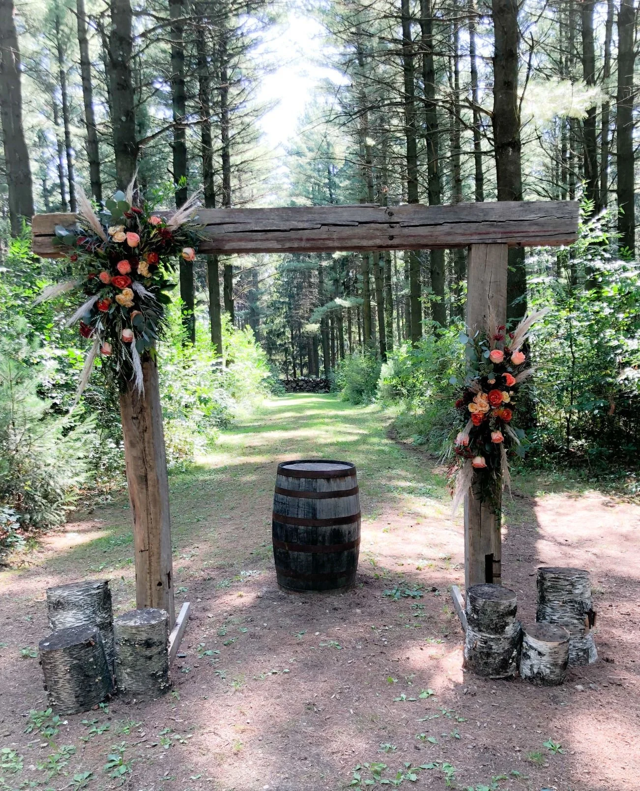 Ablooms arch pampas.JPEG