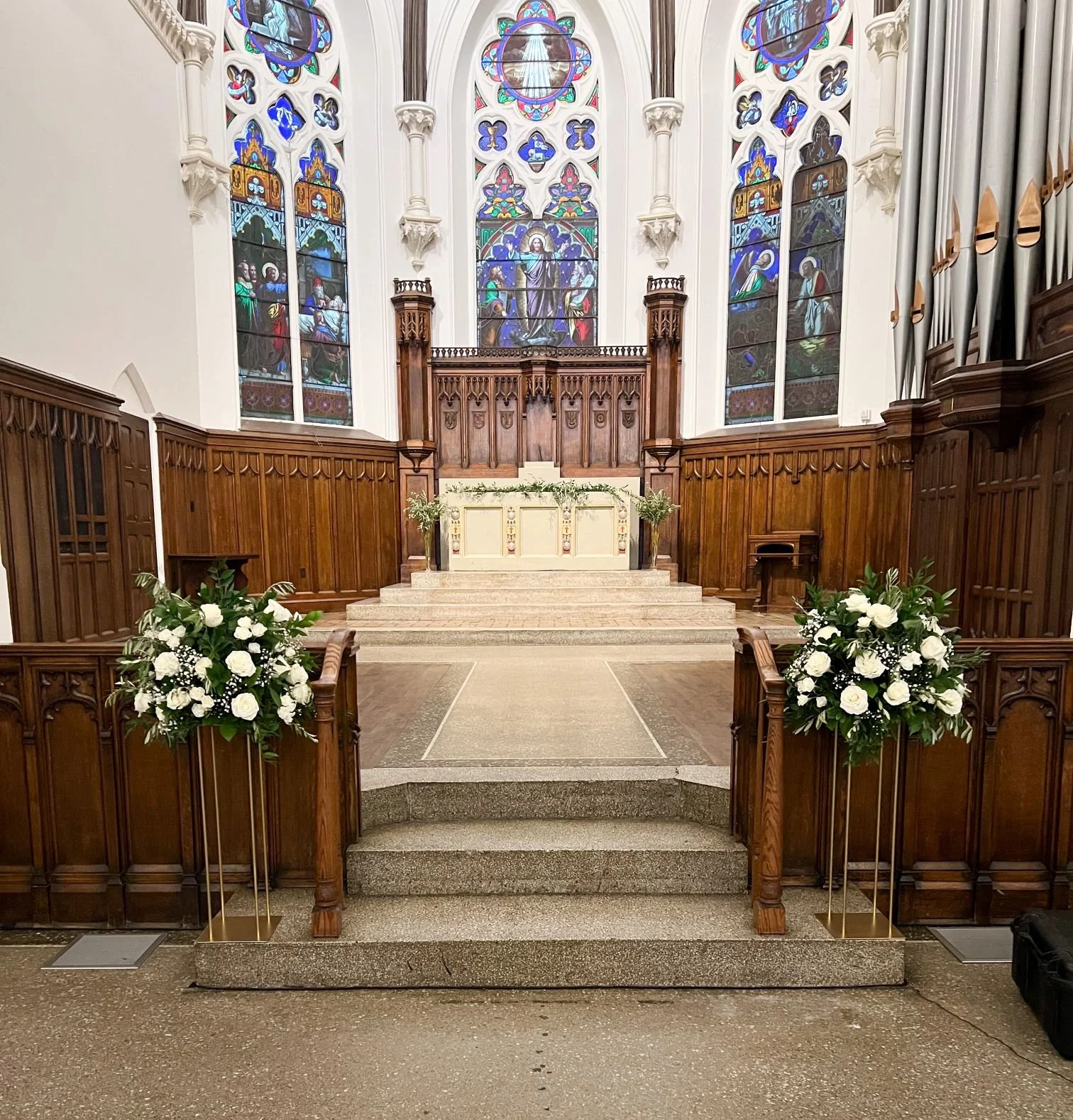 Abbey gold stands aspen olive branches.jpg