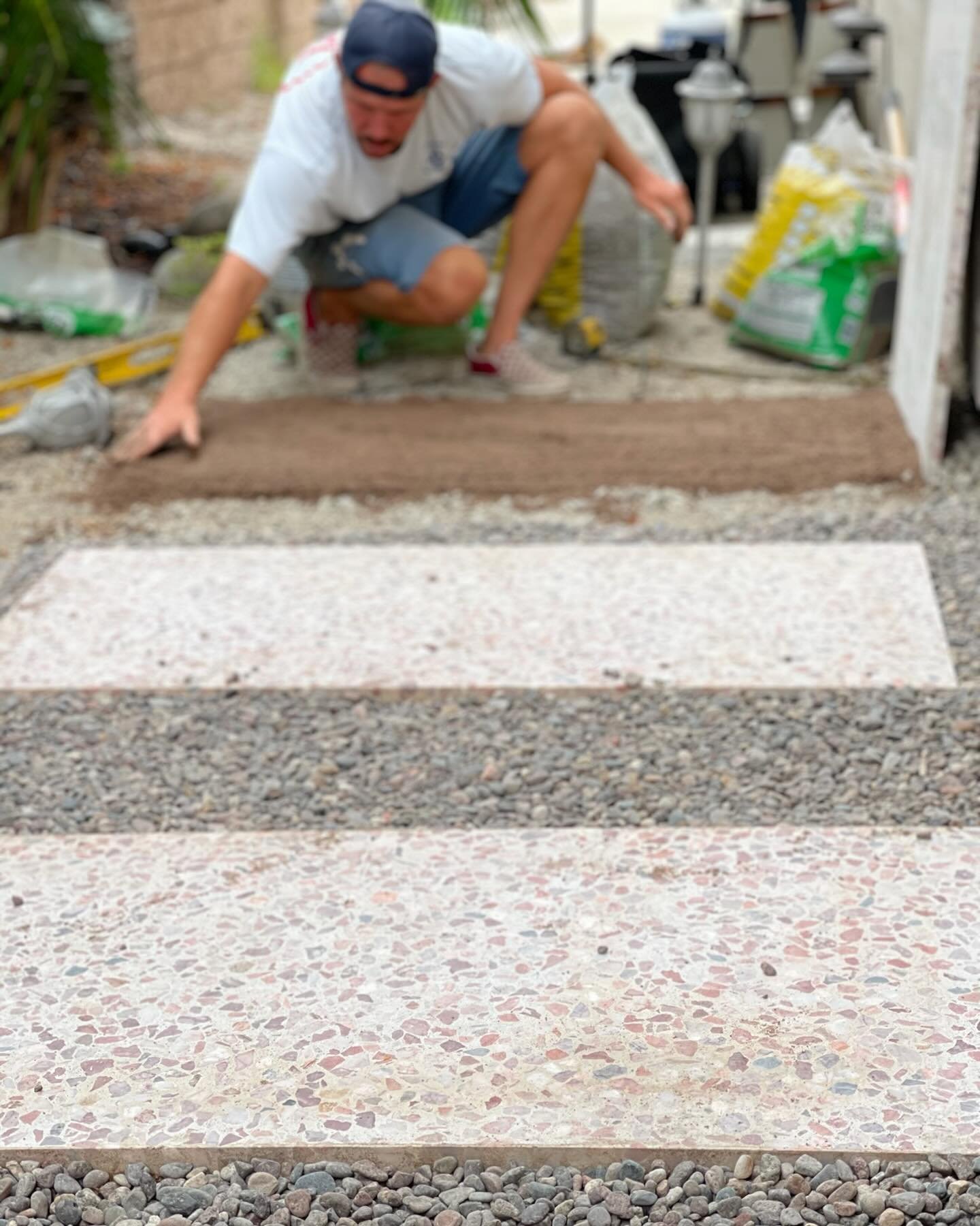 let&rsquo;s go outside 🌴 //

concrete collaborative outdoor has some amazing products to offer, including these pink terrazzo pavers set as steppers for a modern touch 

featuring 〰️ trails alabaster large pink chip terrazzo pavers