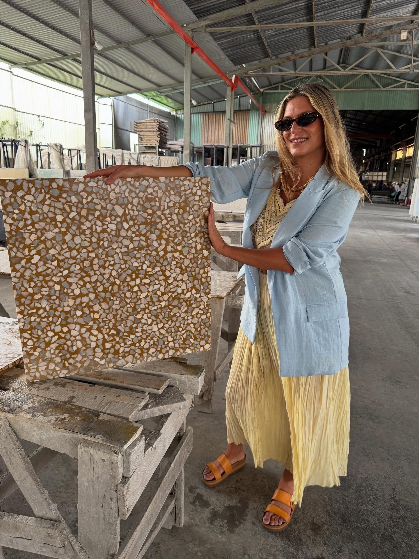 it&rsquo;s a yellow summer 🟨 //

our favorite day 🙌 factory friday 🙌 where we celebrate the beauty of the process. 

today&rsquo;s star: this sunny yellow terrazzo, an all-time team favorite &rarr; ACACIA large marble chip 🟨▫️