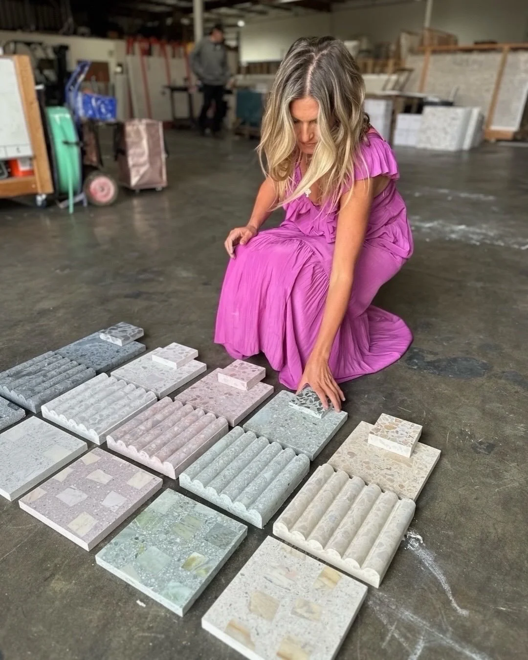 same colors, fresh textures 〰️
⠀⠀⠀⠀⠀⠀⠀⠀⠀
〰️ KiRRa tile adds texture to your favorite color ways - available in fluted, scallop, and rake textures ✨
⠀⠀⠀⠀⠀⠀⠀⠀⠀
〰️ pair same color ways in different formats for a cohesive yet dimensional look ⚡️