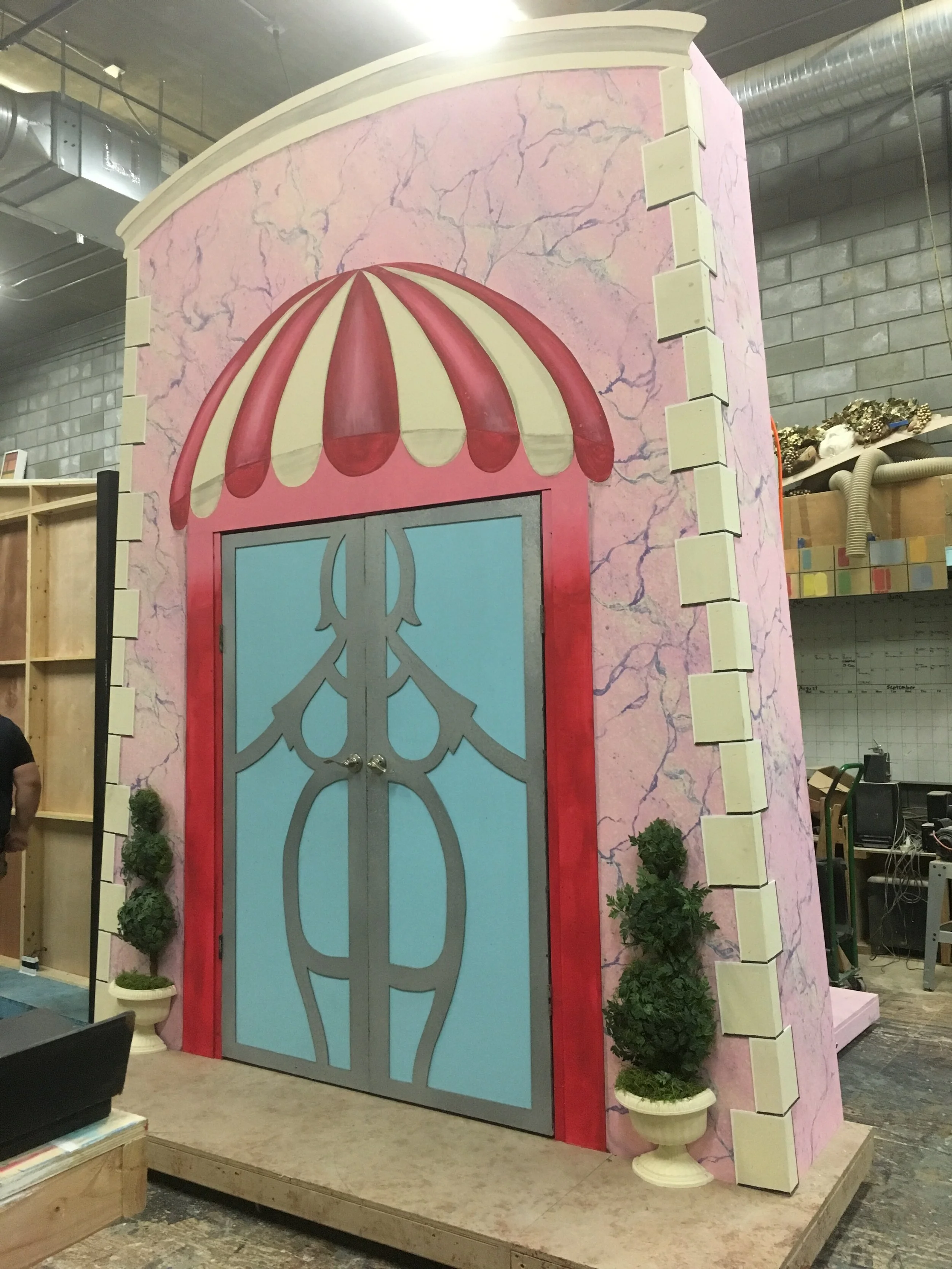 Hairspray, Georgia Repertory Theatre 2017, "Hefty Hideaway" wagon