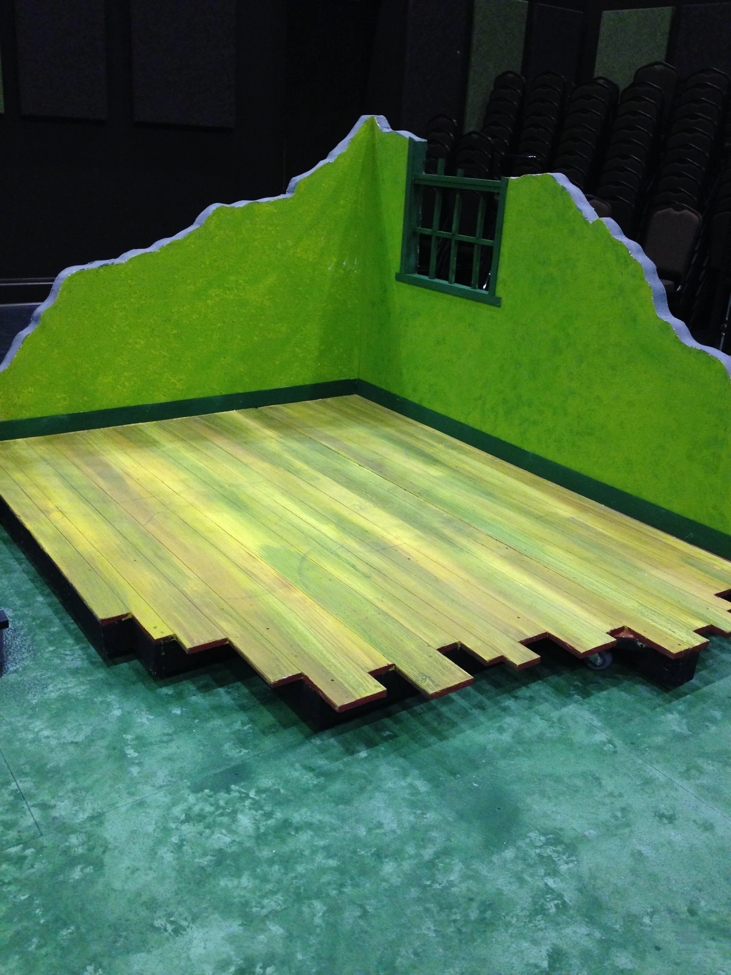 Frog and Toad, Springer Opera House 2014, Frog's House wagon (process)