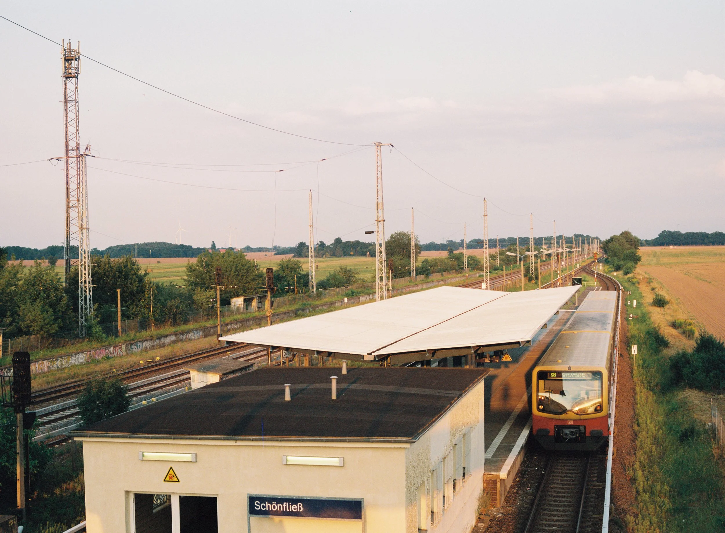 R1-09967-0004.jpg
